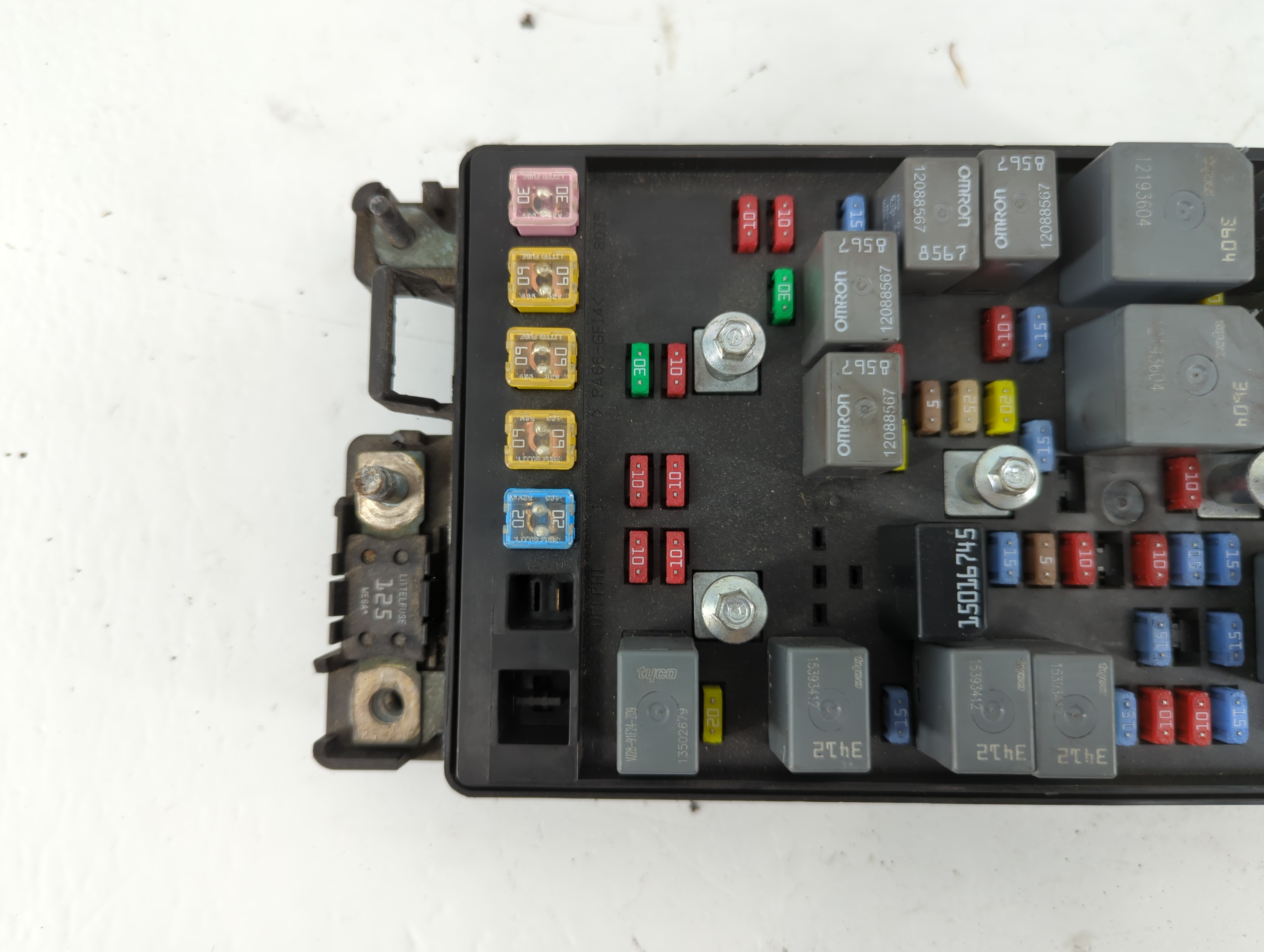 2008 Saab 9-7 Fusebox Fuse Box Relay Module 869736 - Oemusedautoparts1.com