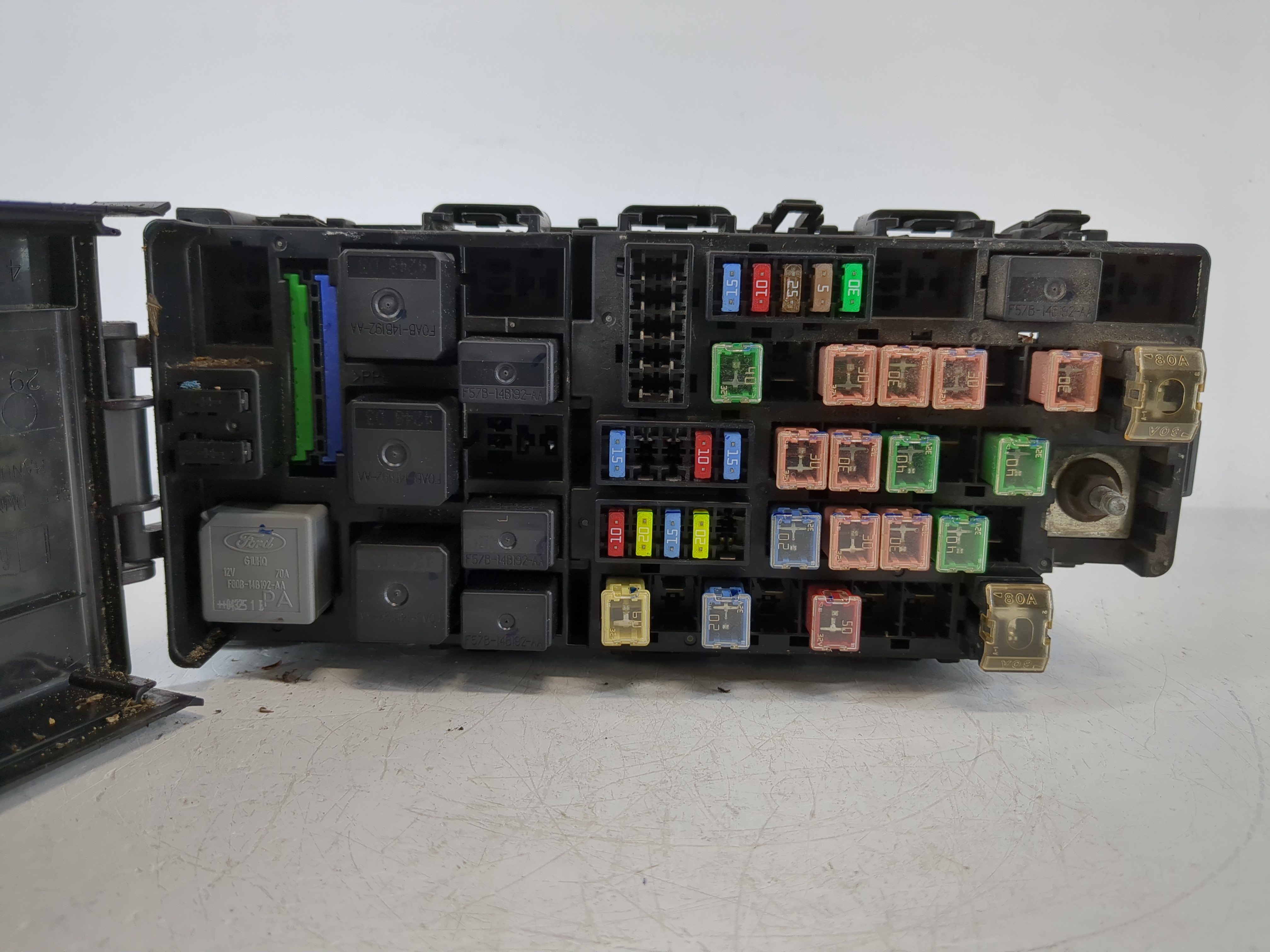 Picture of 2005-2007 Ford Freestyle Fusebox Fuse Box Relay Module 870103