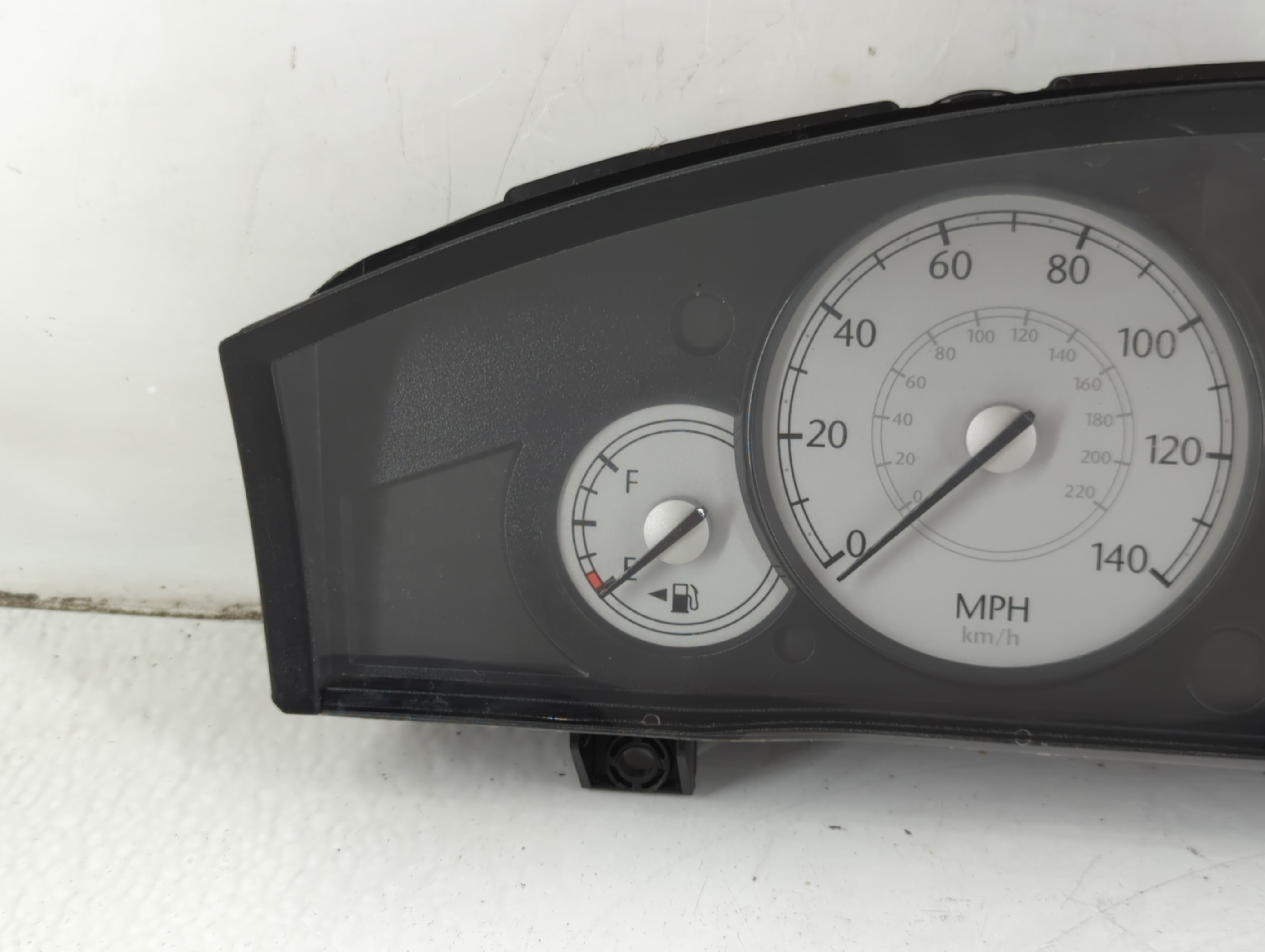 Picture of 2007-2007 Chrysler 300 Speedometer Instrument Cluster Gauges 871302