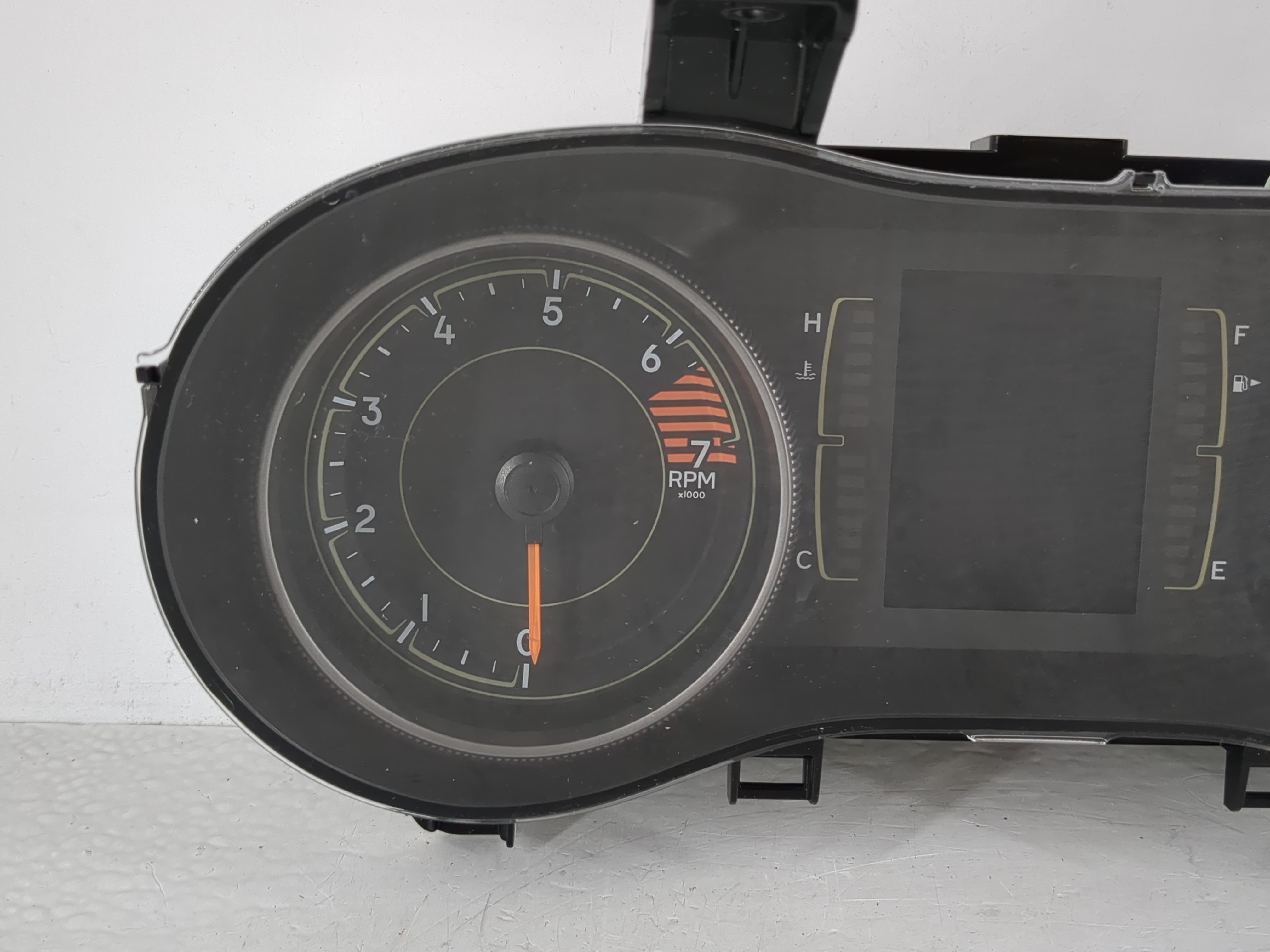 Picture of 2016-2016 Jeep Cherokee Speedometer Instrument Cluster Gauges 871871