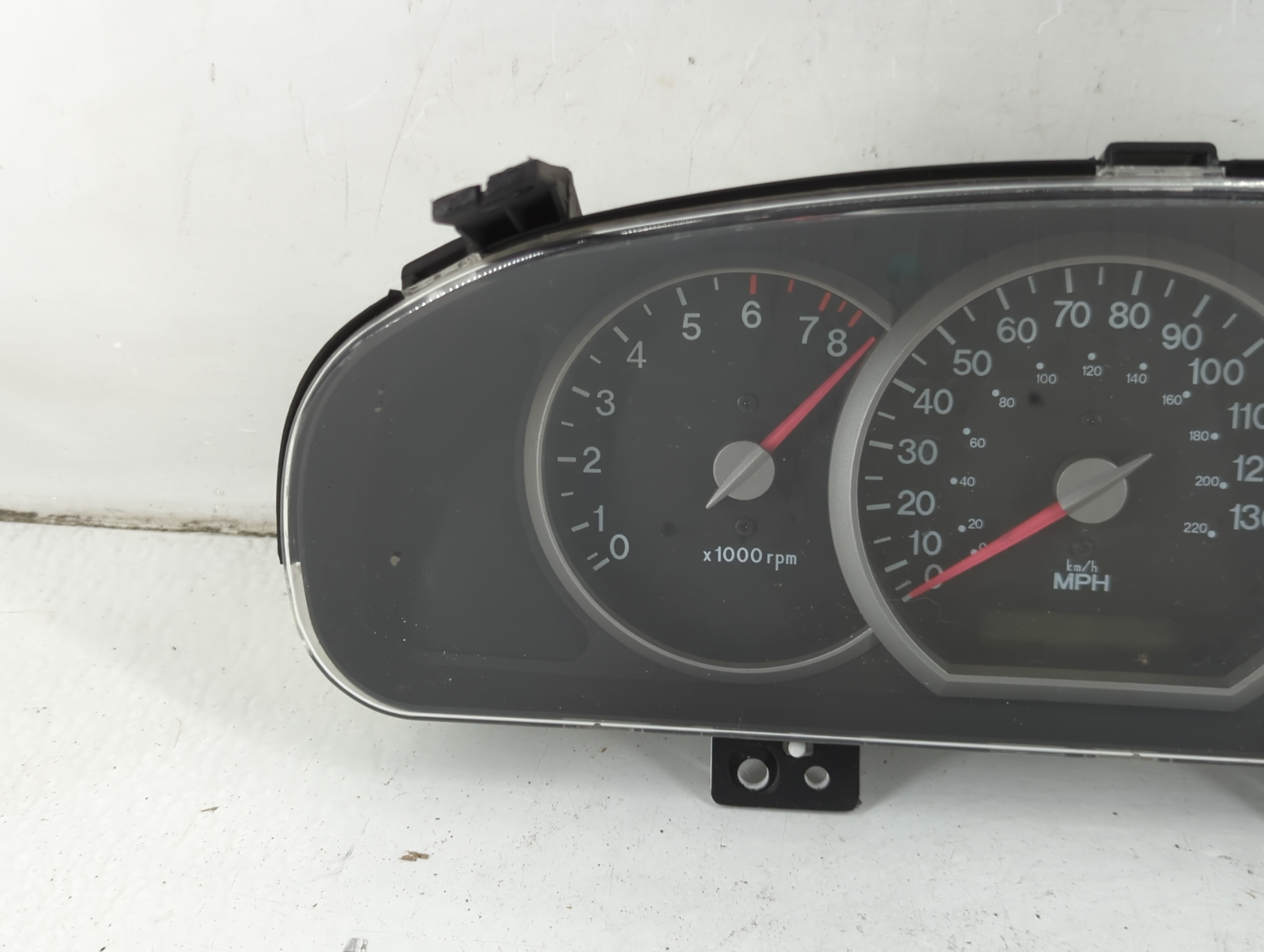2004-2005 Kia Sedona Speedometer Instrument Cluster Gauges 871974 - Oemusedautoparts1.com