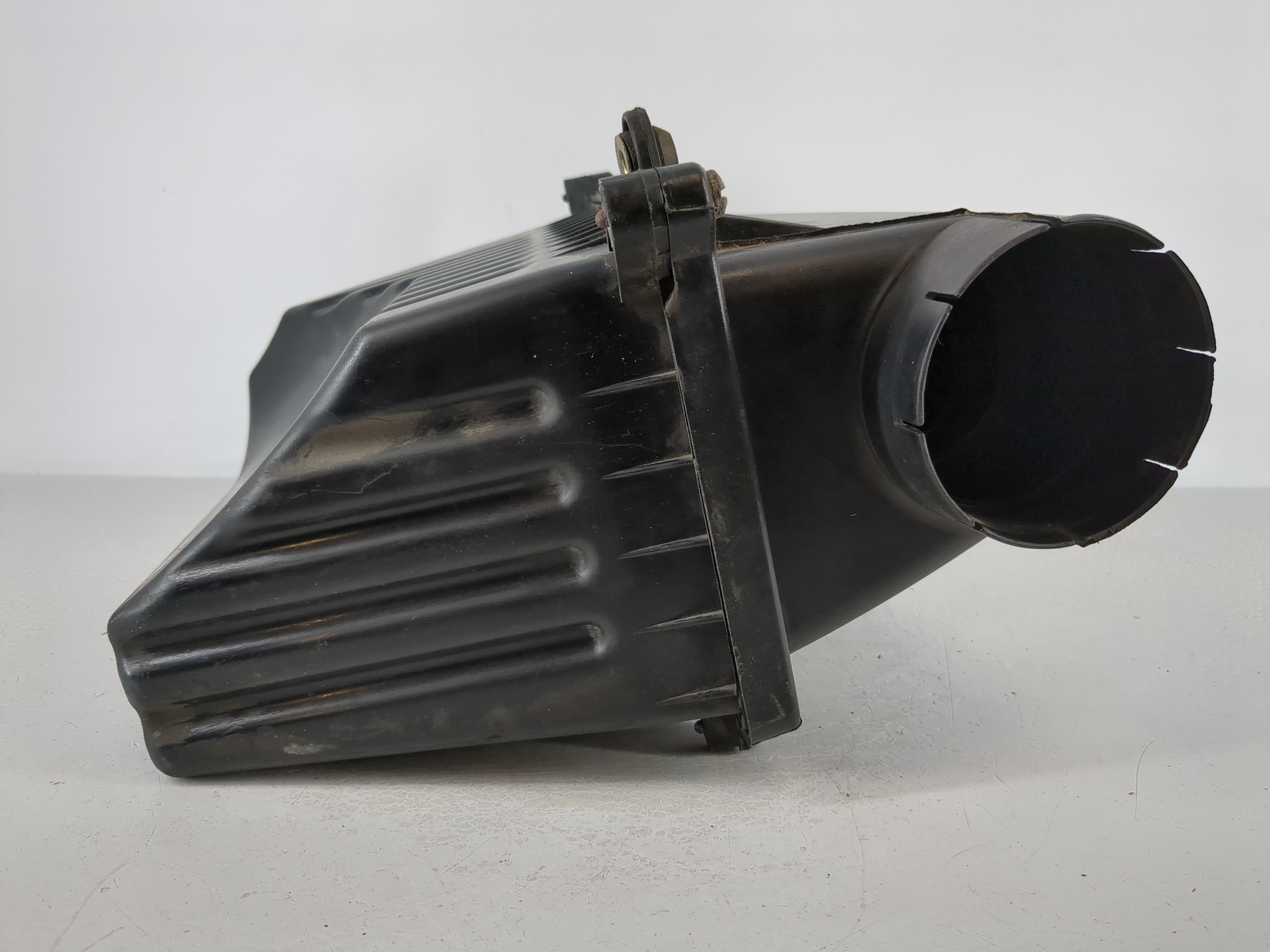 Picture of Gmc Chevrolet Air Cleaner Intake-duct Hose Tube 873036