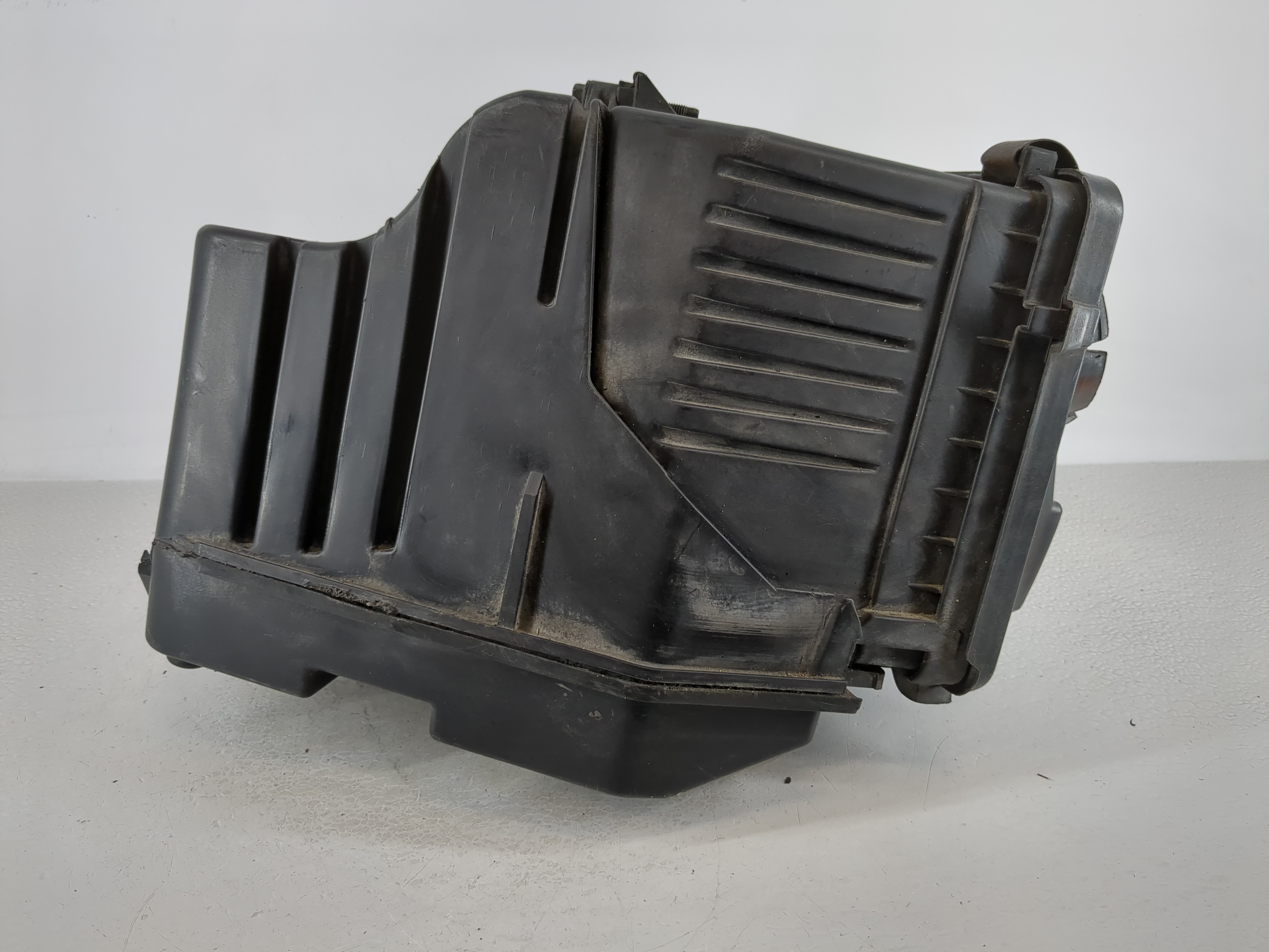 Picture of 2000-2005 Chevrolet Impala Air Cleaner Intake-duct Hose Tube 873169