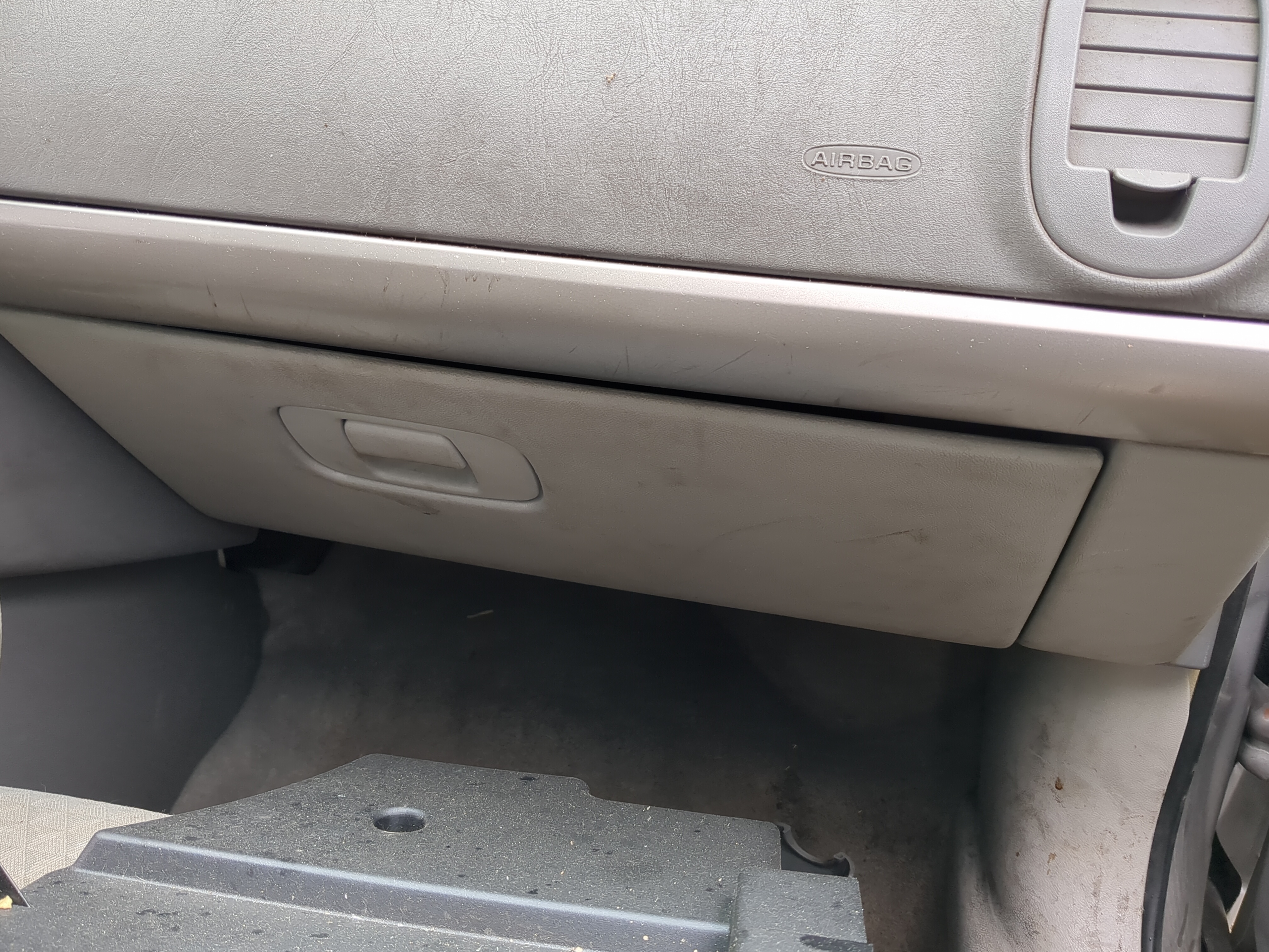 2006 Chevrolet Malibu Passenger Glove Box Door Storage Compartment 873944 - Oemusedautoparts1.com