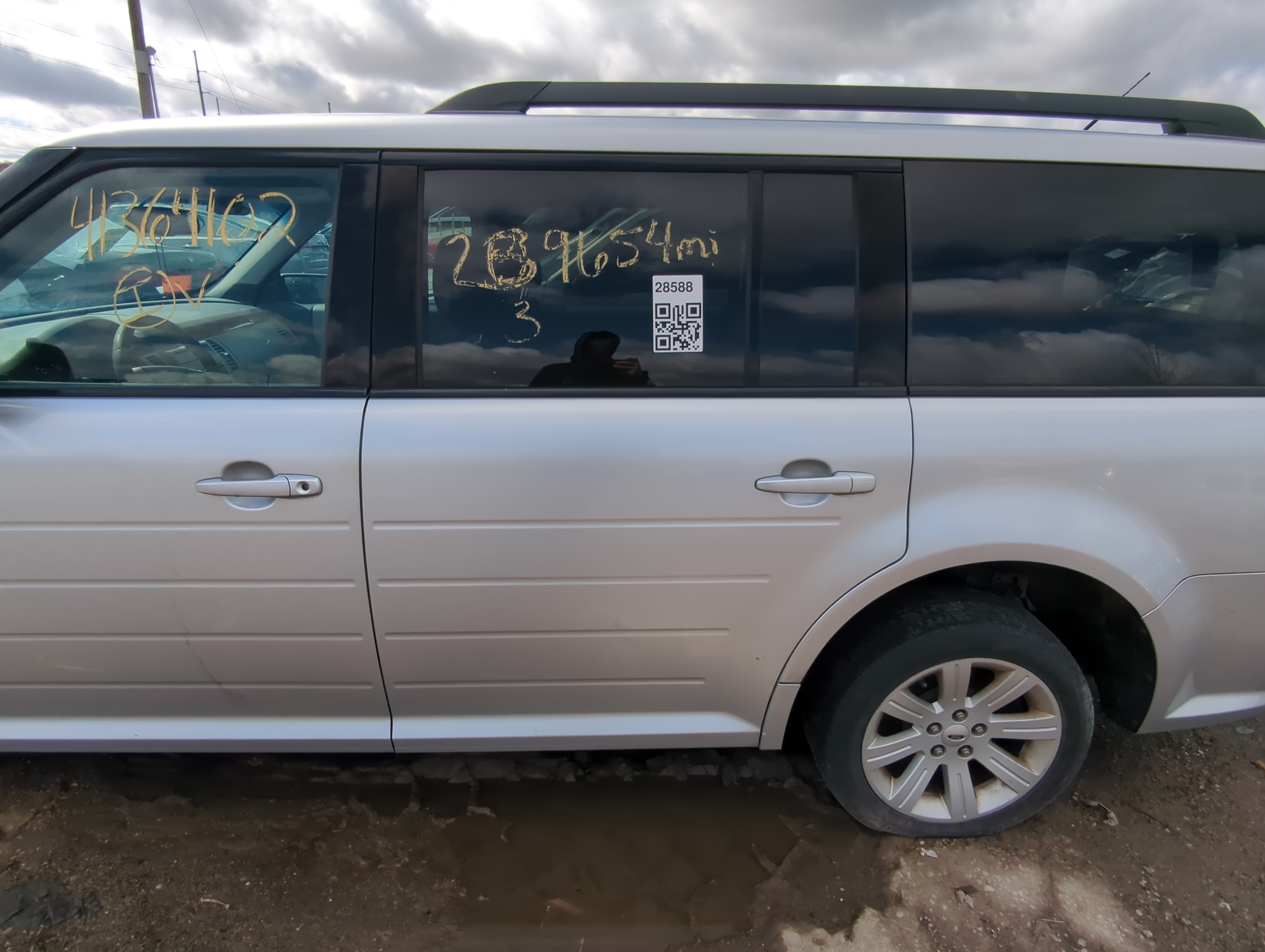 Picture of 2009-2019 Ford Flex Driver Rear Door Oem 874083