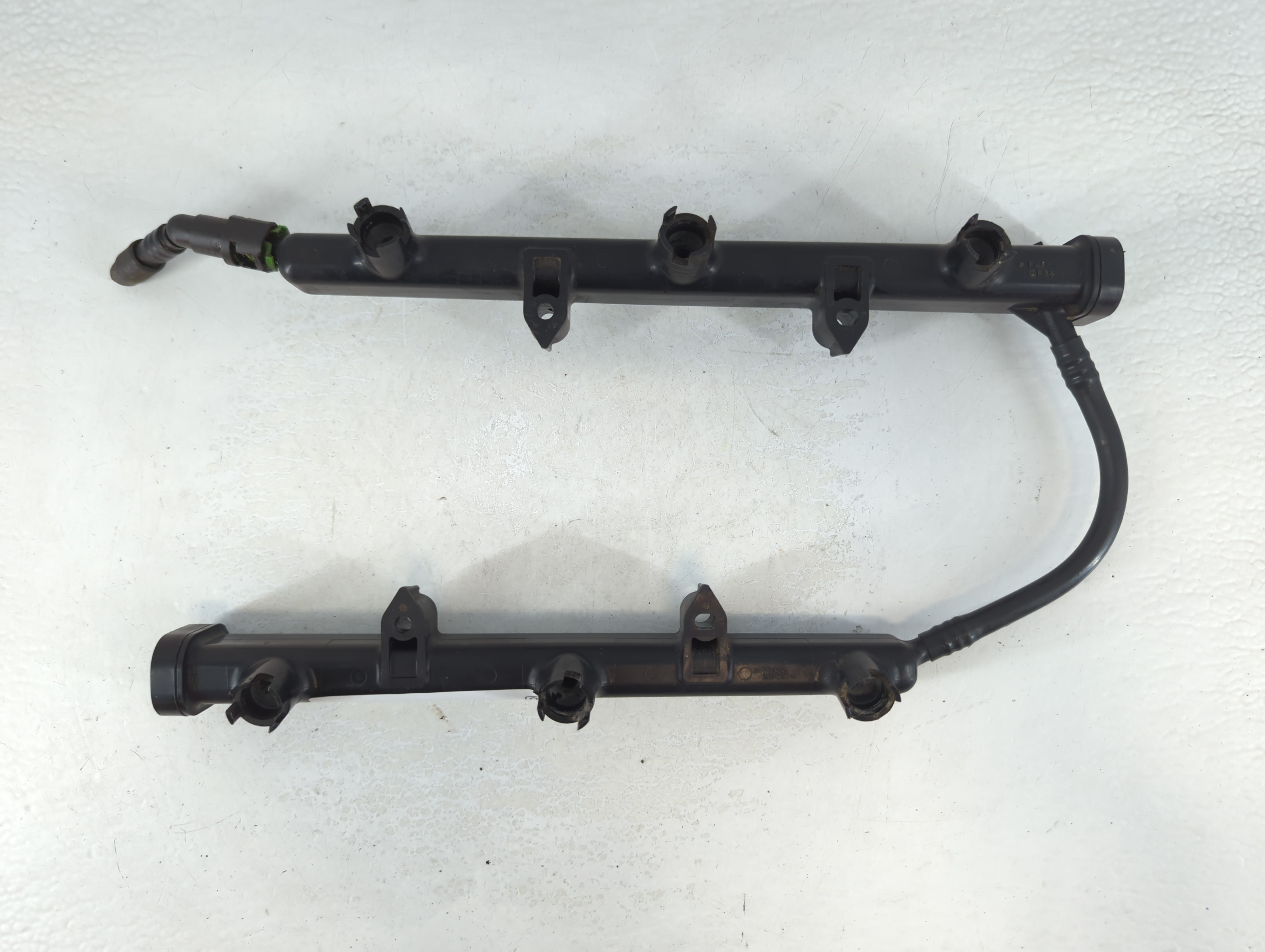 2006 Dodge Caravan Fuel Injector 874507 - Oemusedautoparts1.com