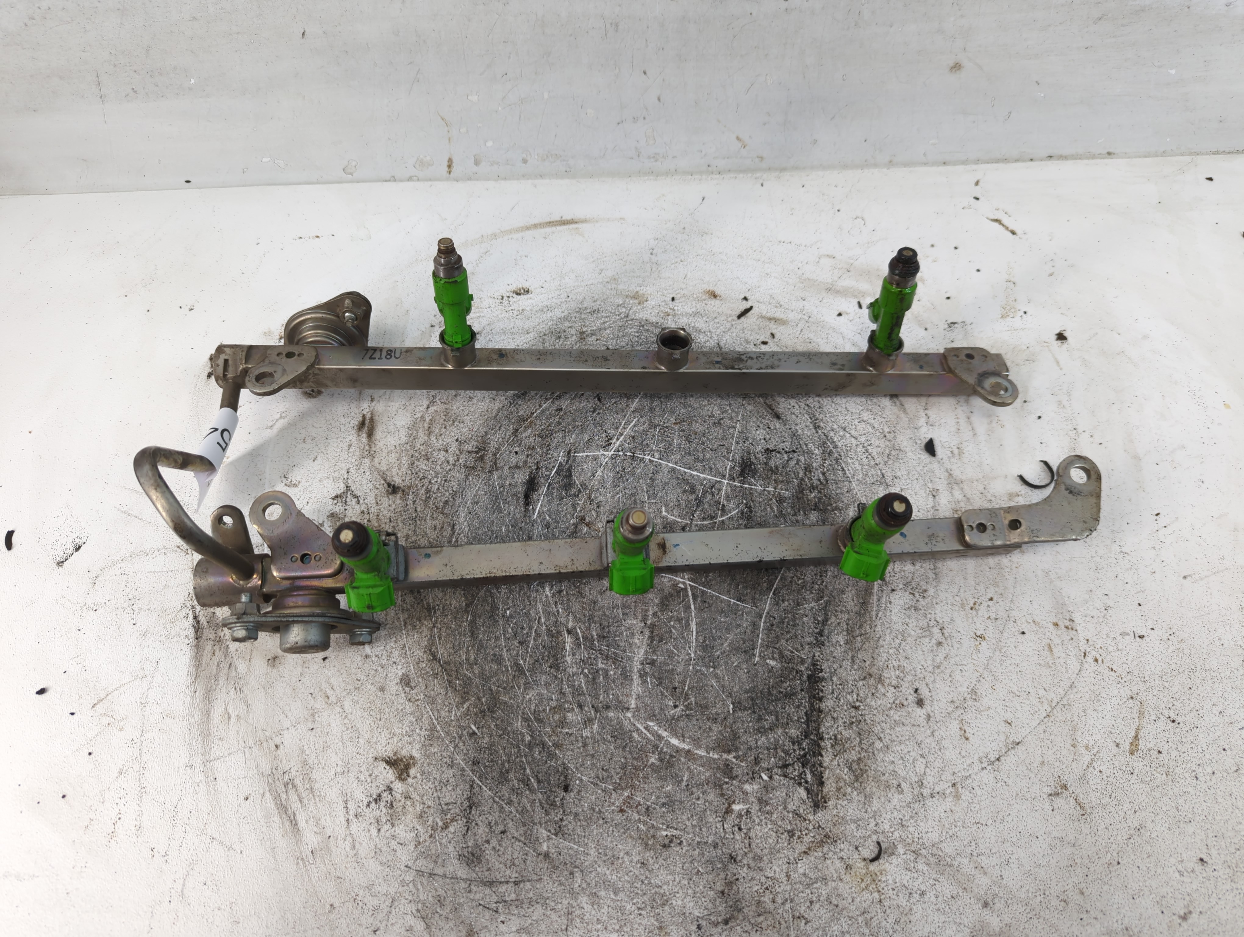 2007 Nissan 350z Fuel Injectors 874547 - Oemusedautoparts1.com