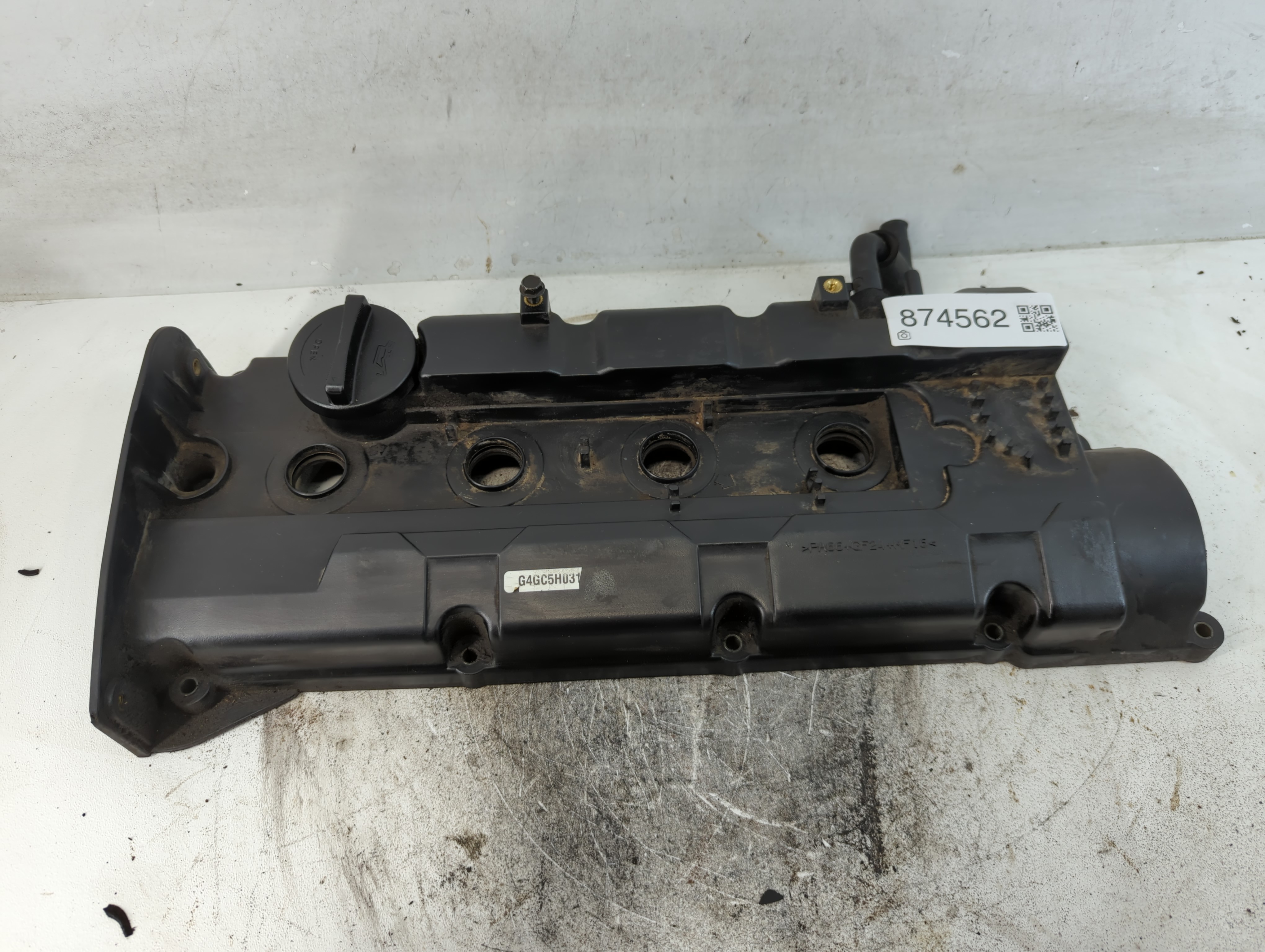 Picture of 2004 Honda Accord Passenger Right Cylinder Head Valve Cover 874562