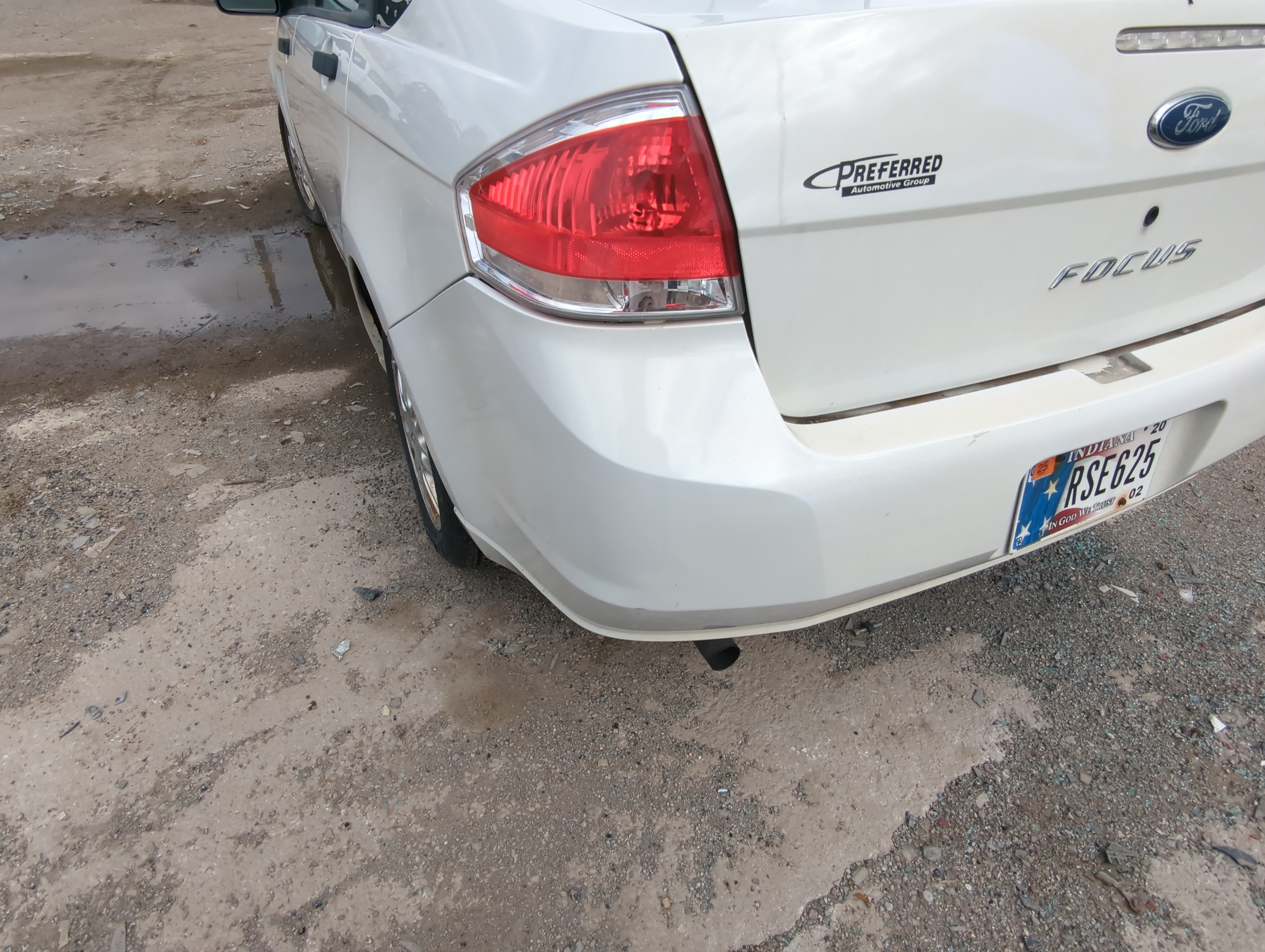 Picture of 2008-2011 Ford Focus Rear Bumper Assembly Oem 874637