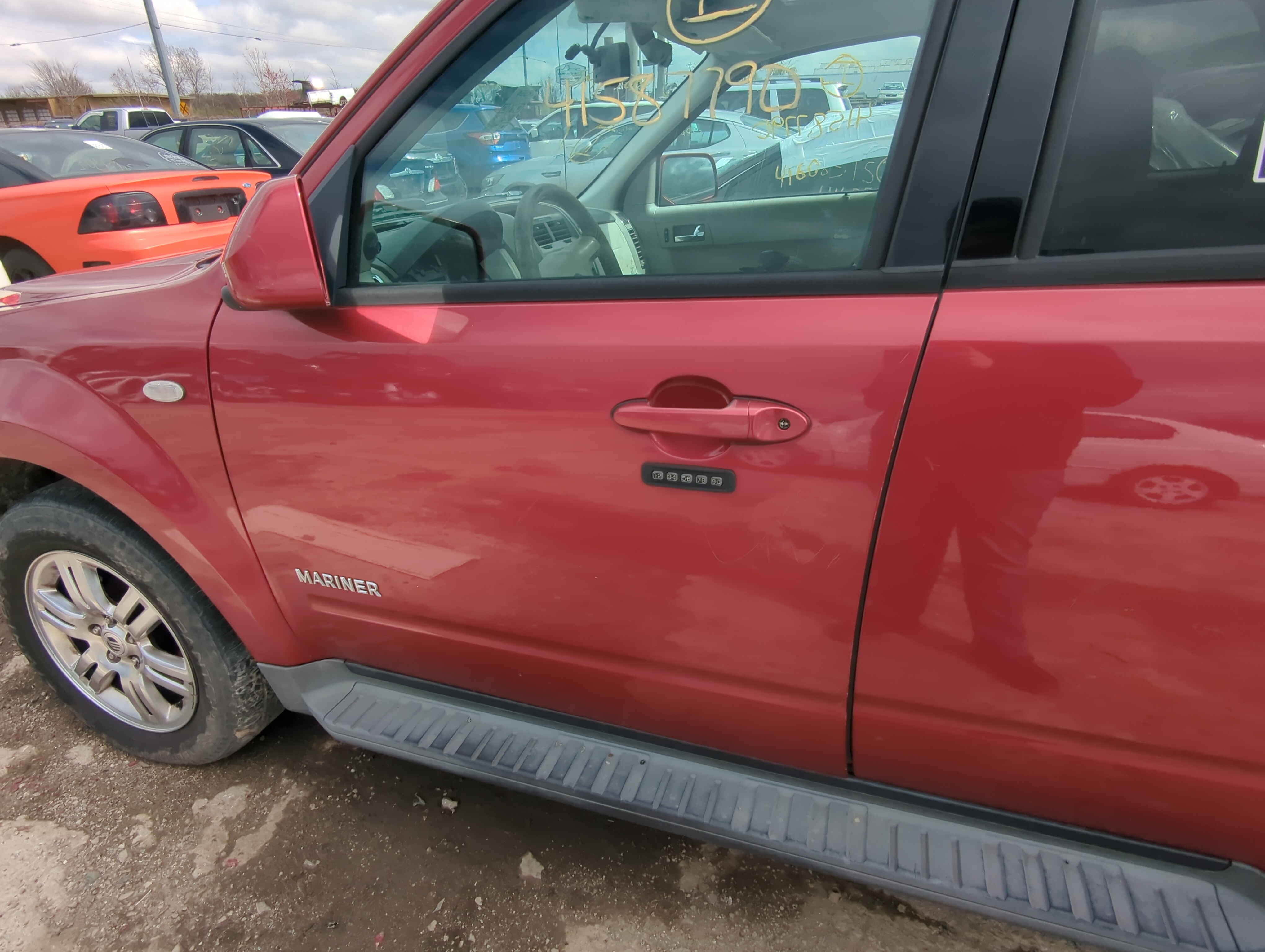 Picture of 2008-2011 Mercury Mariner Driver Front Door Oem 874783