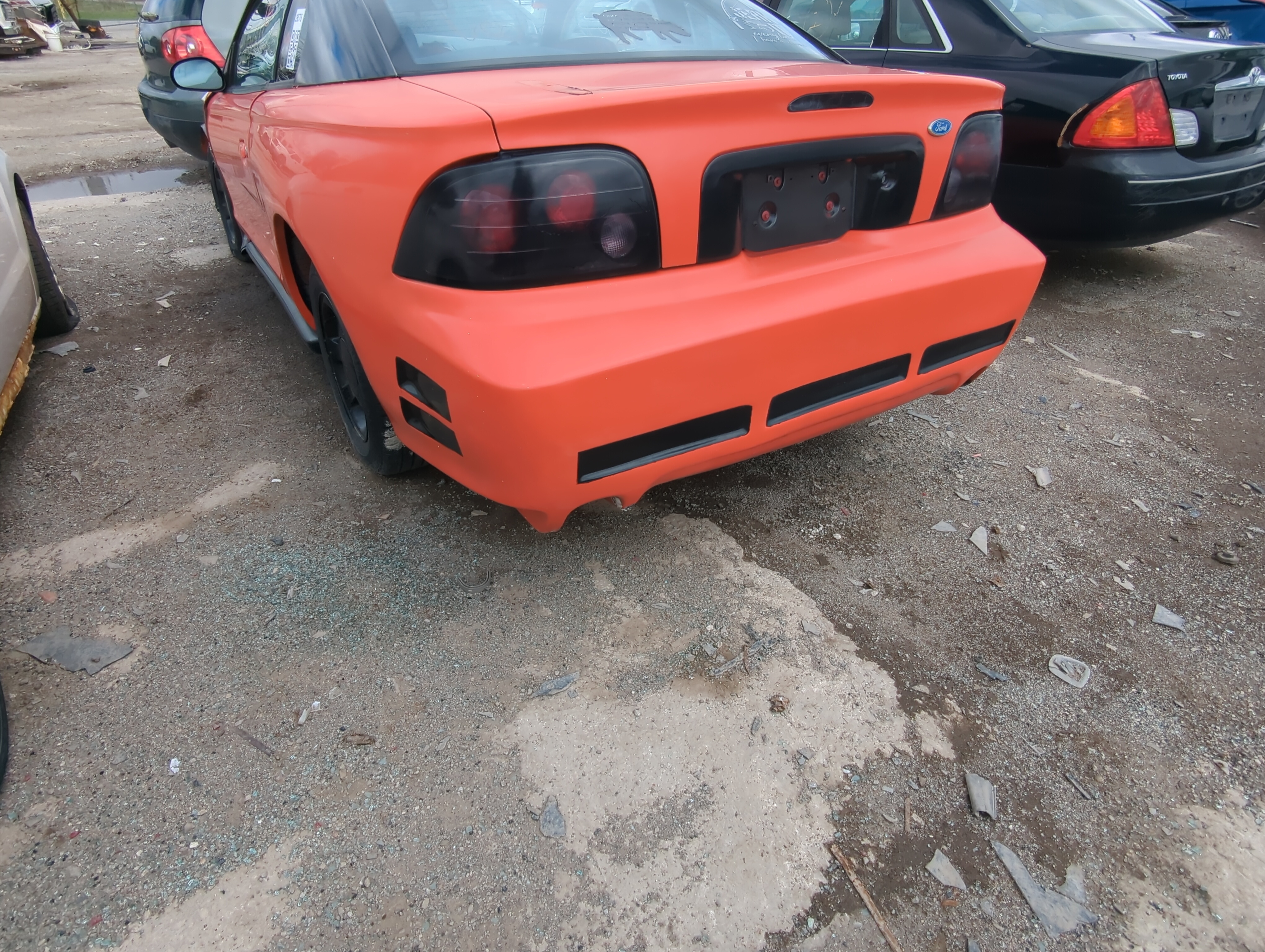 1994-1998 Ford Mustang Rear Bumper Assembly Oem 874953 - Oemusedautoparts1.com