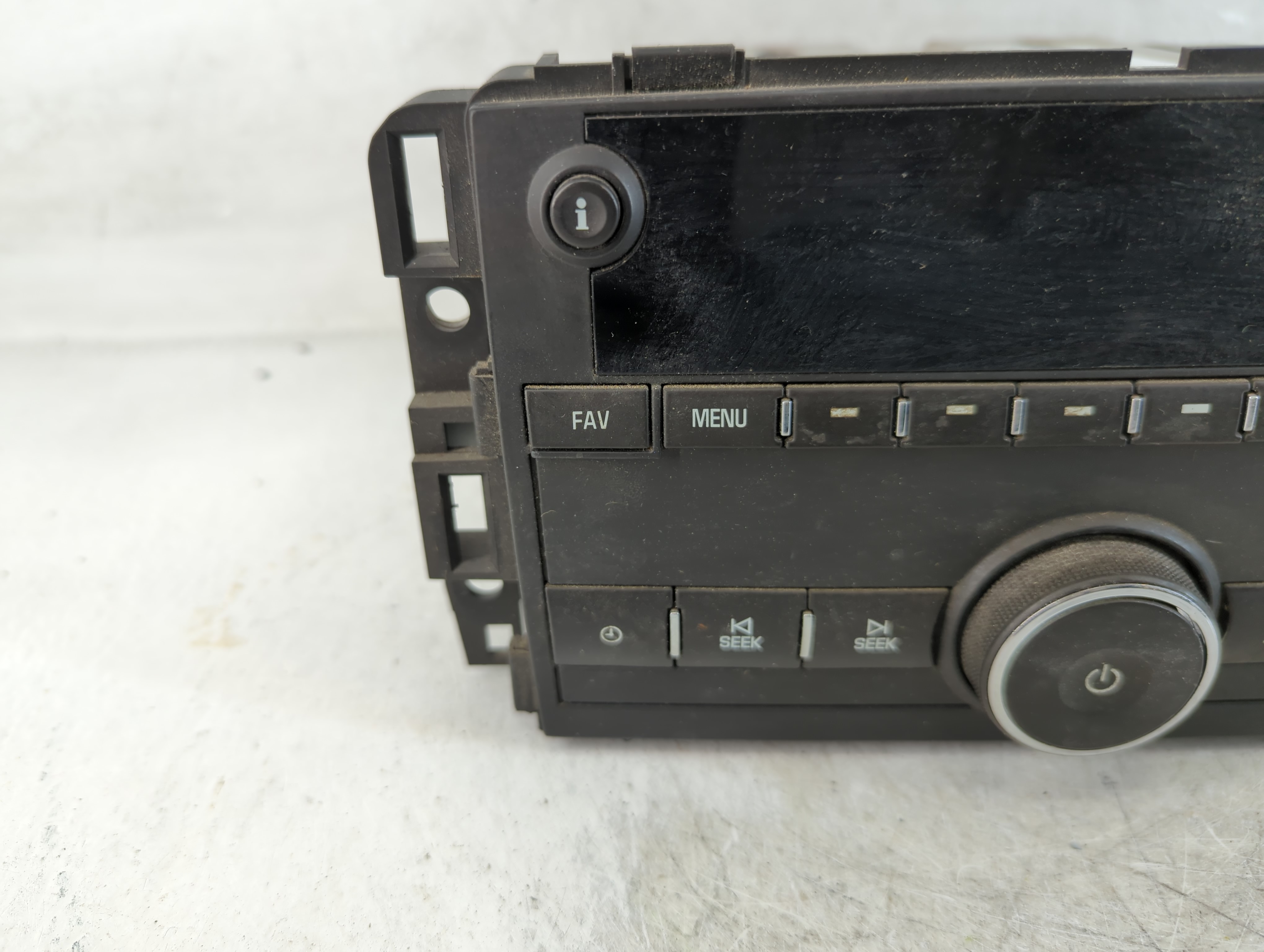2011-2021 Chevrolet Express 2500 Am Fm Cd Player Radio Receiver 875349 - Oemusedautoparts1.com