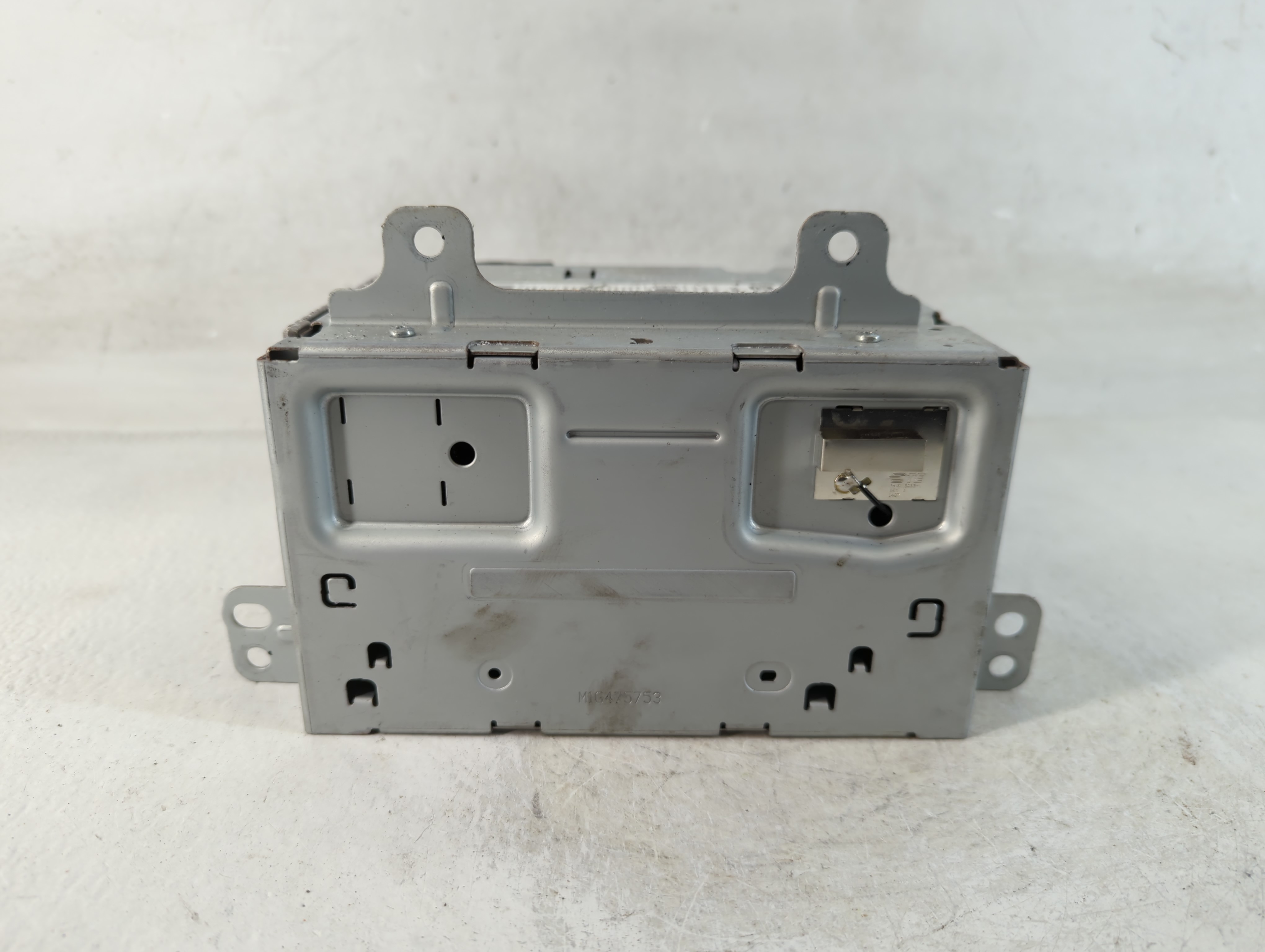 2016-2017 Chevrolet Equinox Am Fm Cd Player Radio Receiver 875385 - Oemusedautoparts1.com