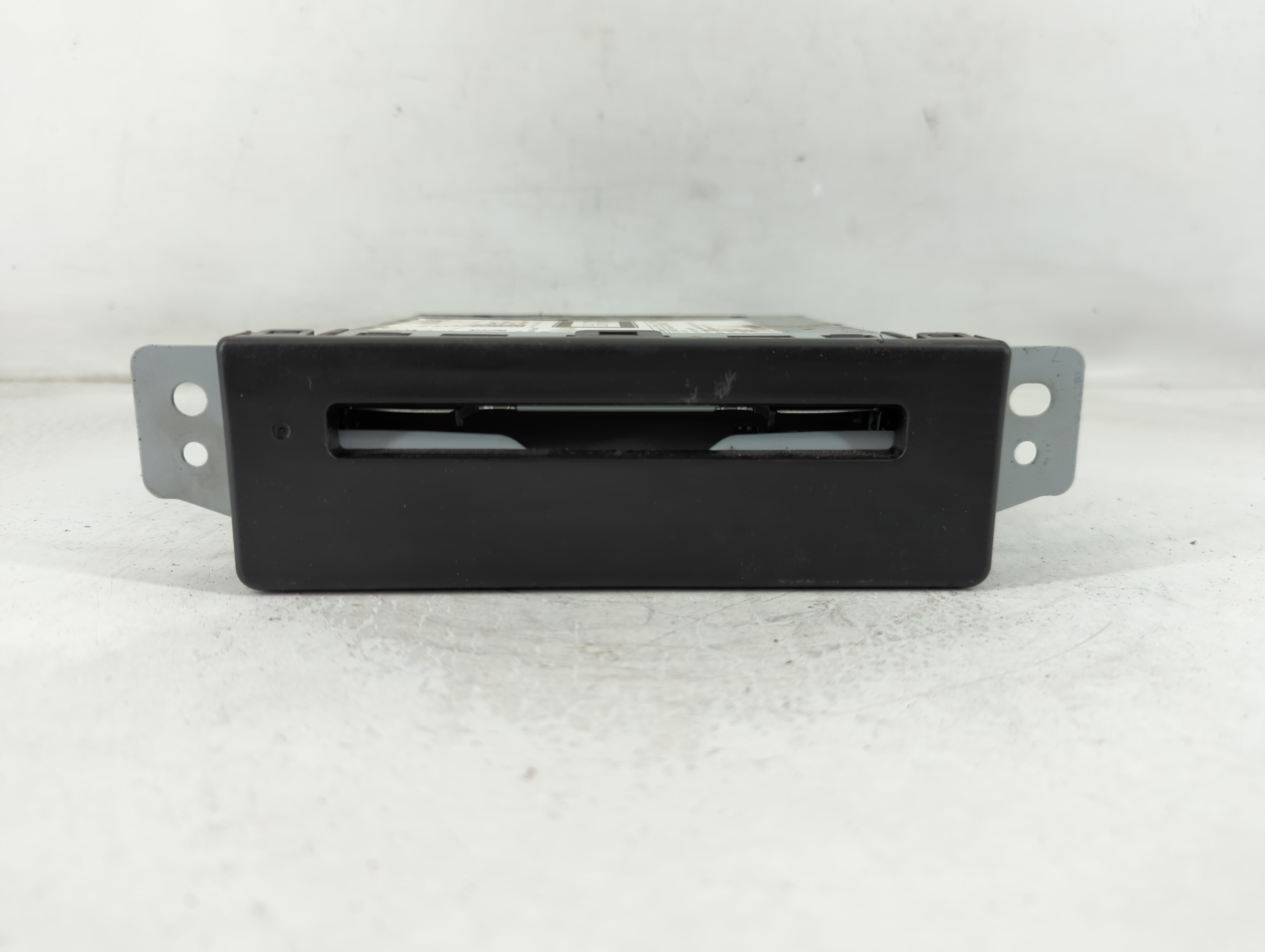 2015-2015 Chevrolet Silverado 1500 Am Fm Cd Player Radio Receiver 875462 - Oemusedautoparts1.com