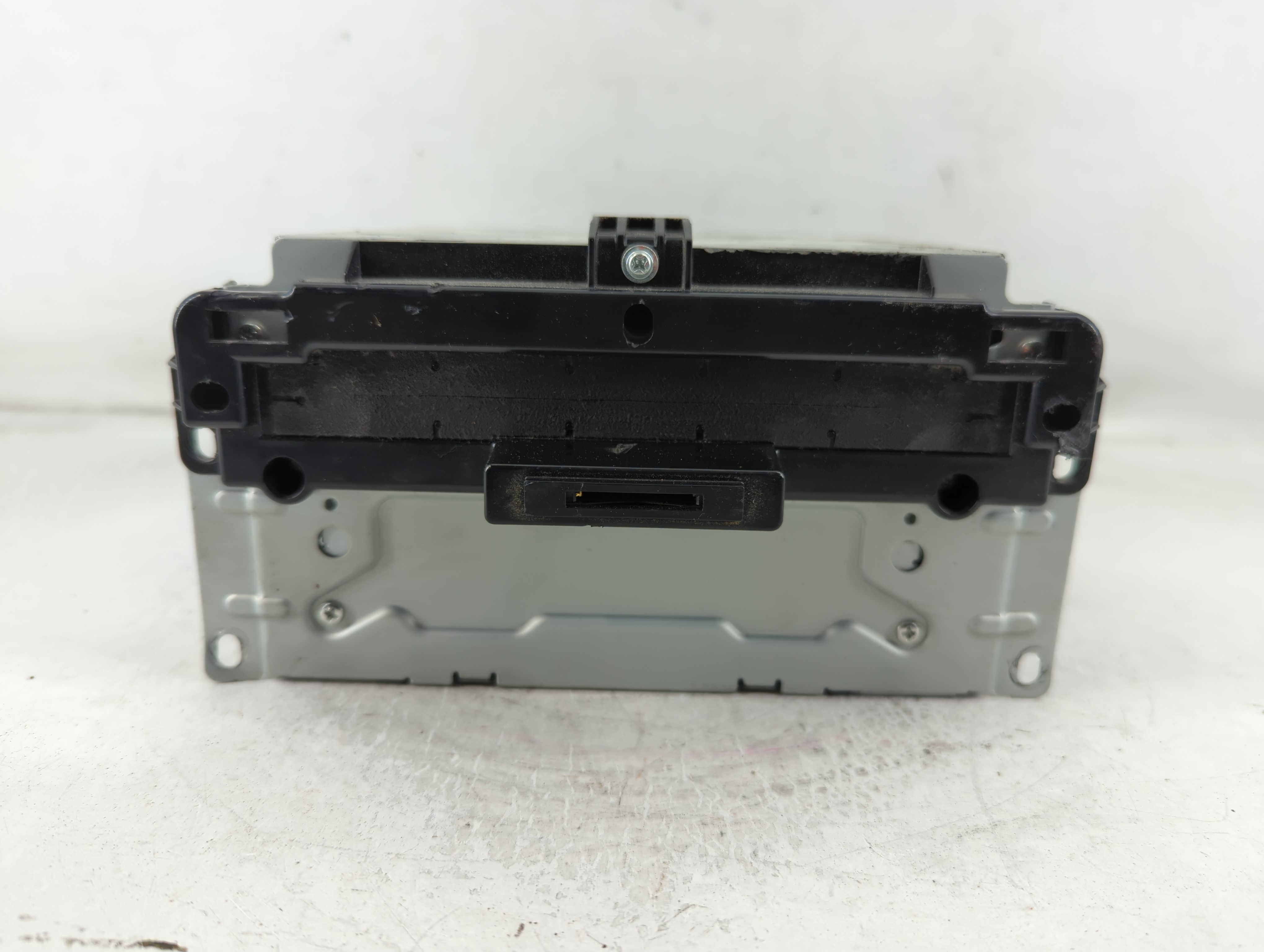 2012-2014 Chrysler 300 Am Fm Cd Player Radio Receiver 875481 - Oemusedautoparts1.com