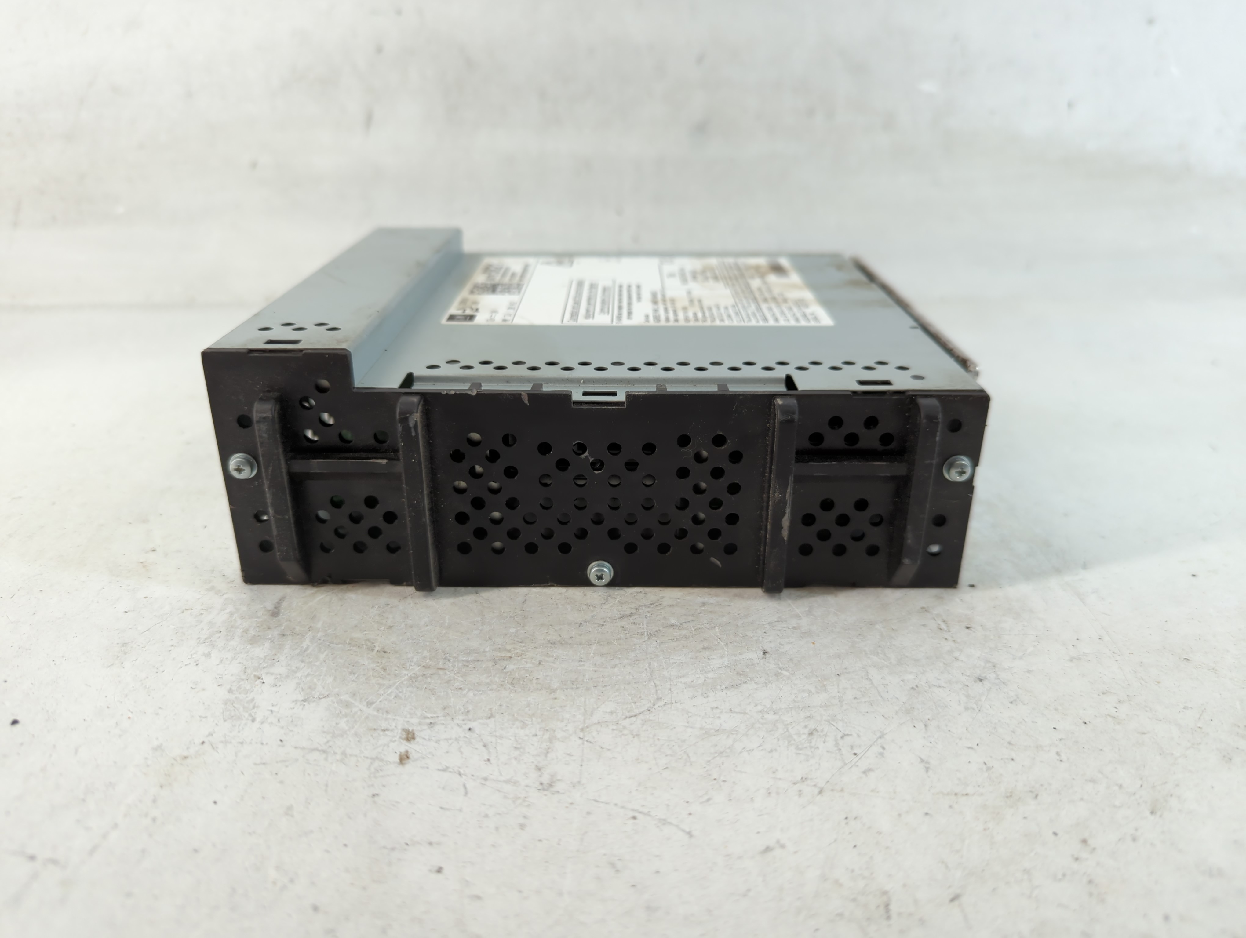 2020-2022 Chevrolet Colorado Am Fm Cd Player Radio Receiver 875506 - Oemusedautoparts1.com
