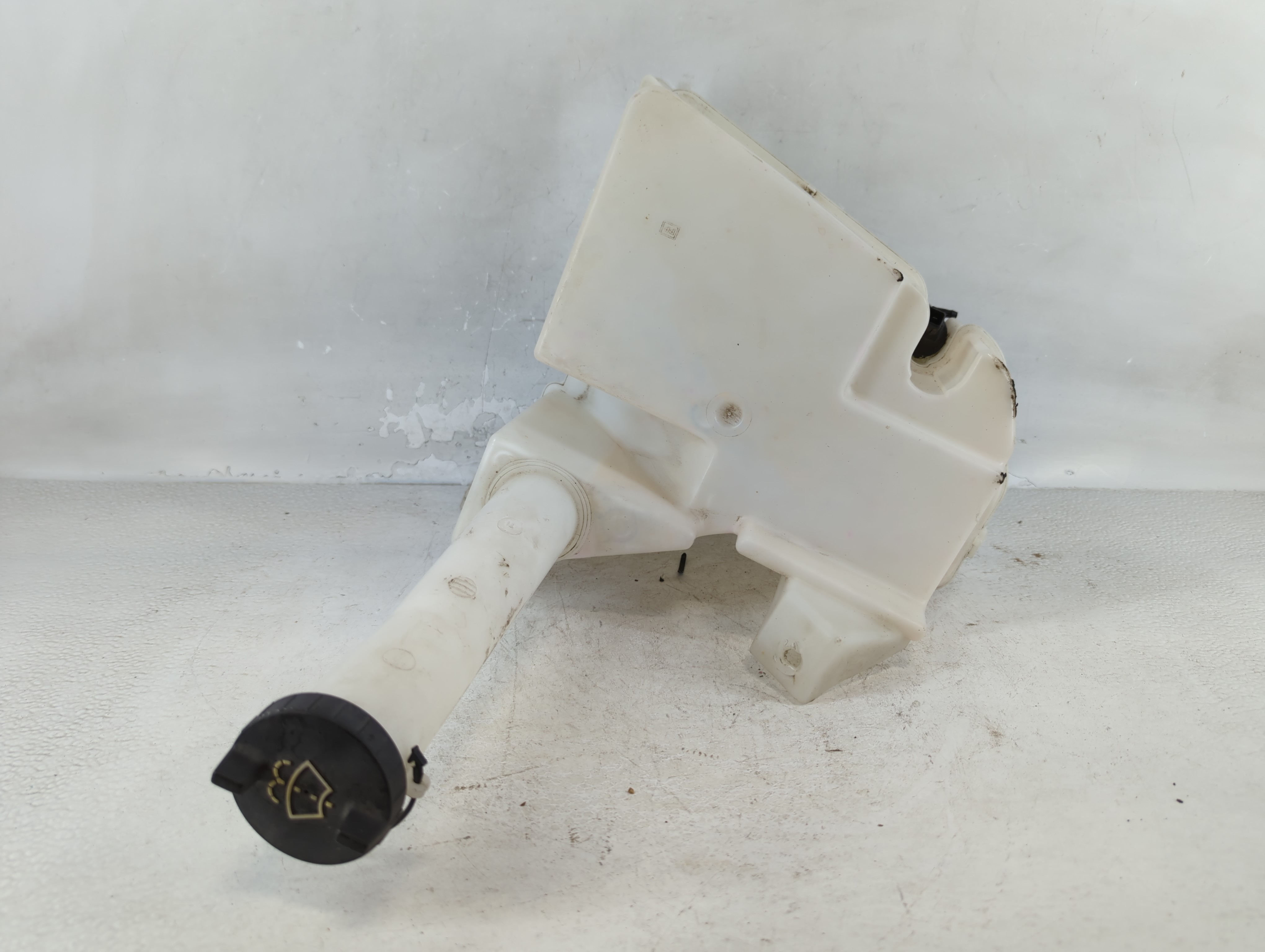 2002 Lincoln Ls Windshield Washer Fluid Reservoir Bottle Oem 875620 - Oemusedautoparts1.com