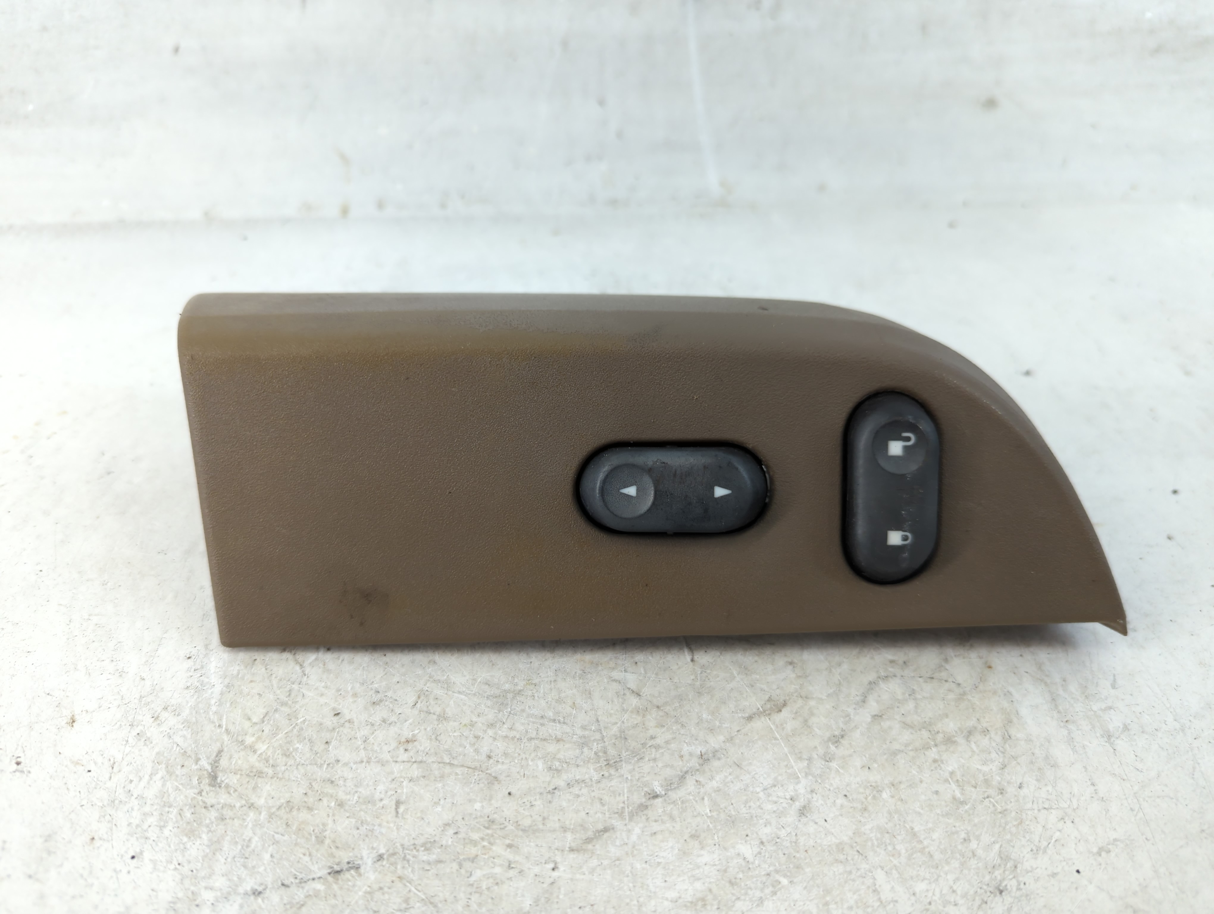 2004-2005 Ford Explorer Driver Left Door Master Power Window Switch 875639 - Oemusedautoparts1.com