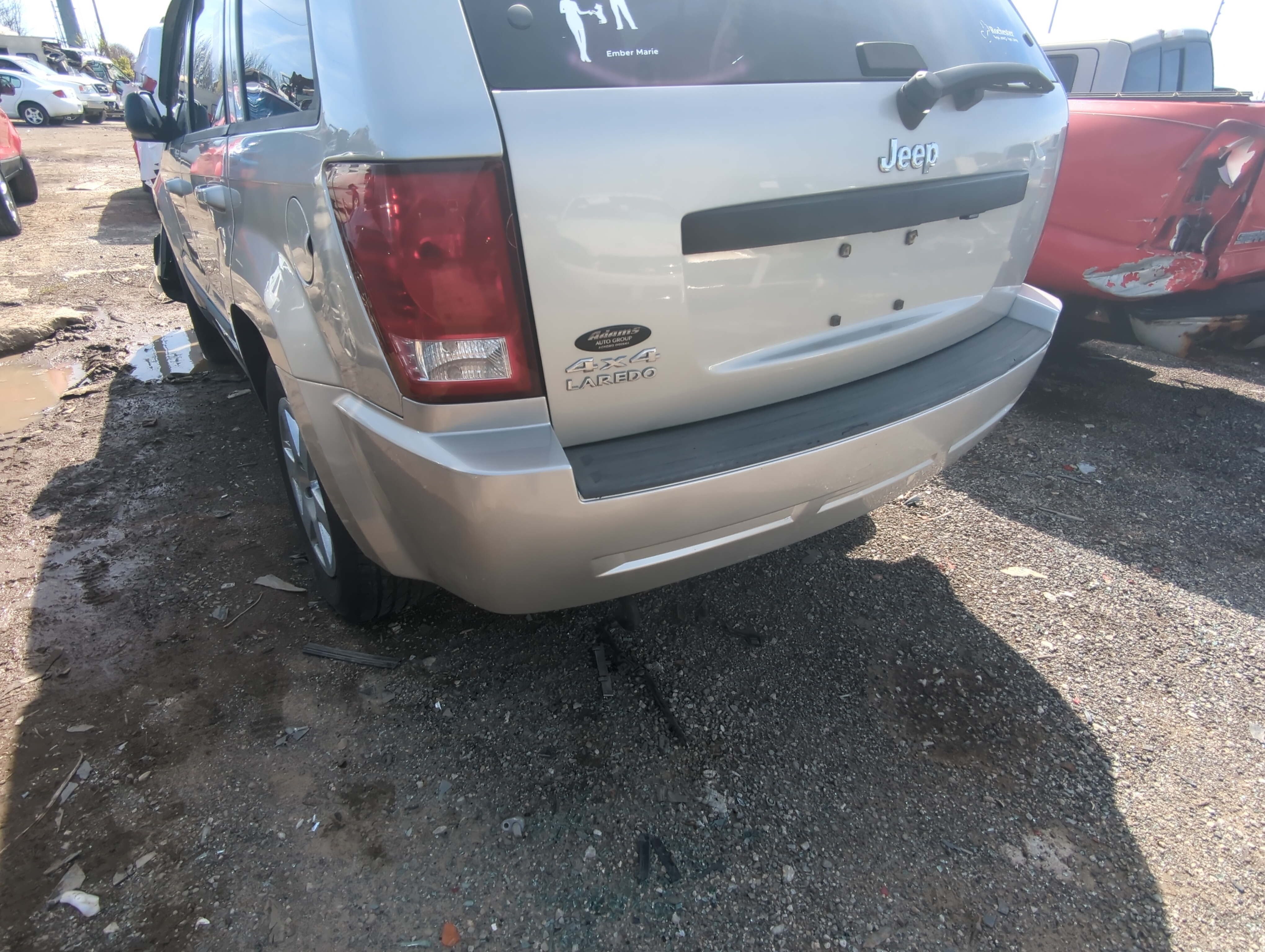 Picture of 2005-2010 Jeep Grand Cherokee Rear Bumper Assembly Oem 875819