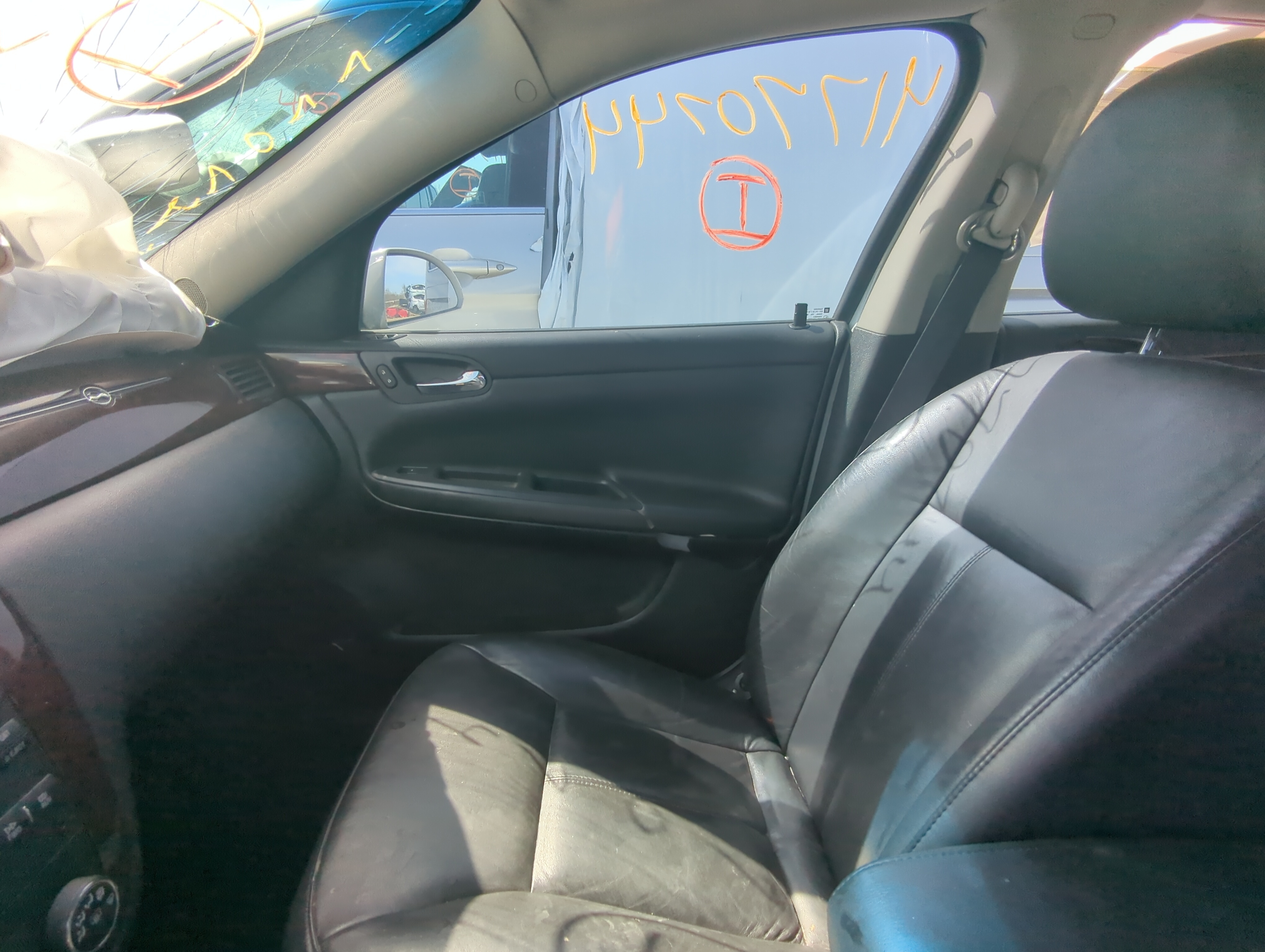 2011 Chevrolet Impala Front Right Passenger Interior Door Panel Trim 875939 - Oemusedautoparts1.com