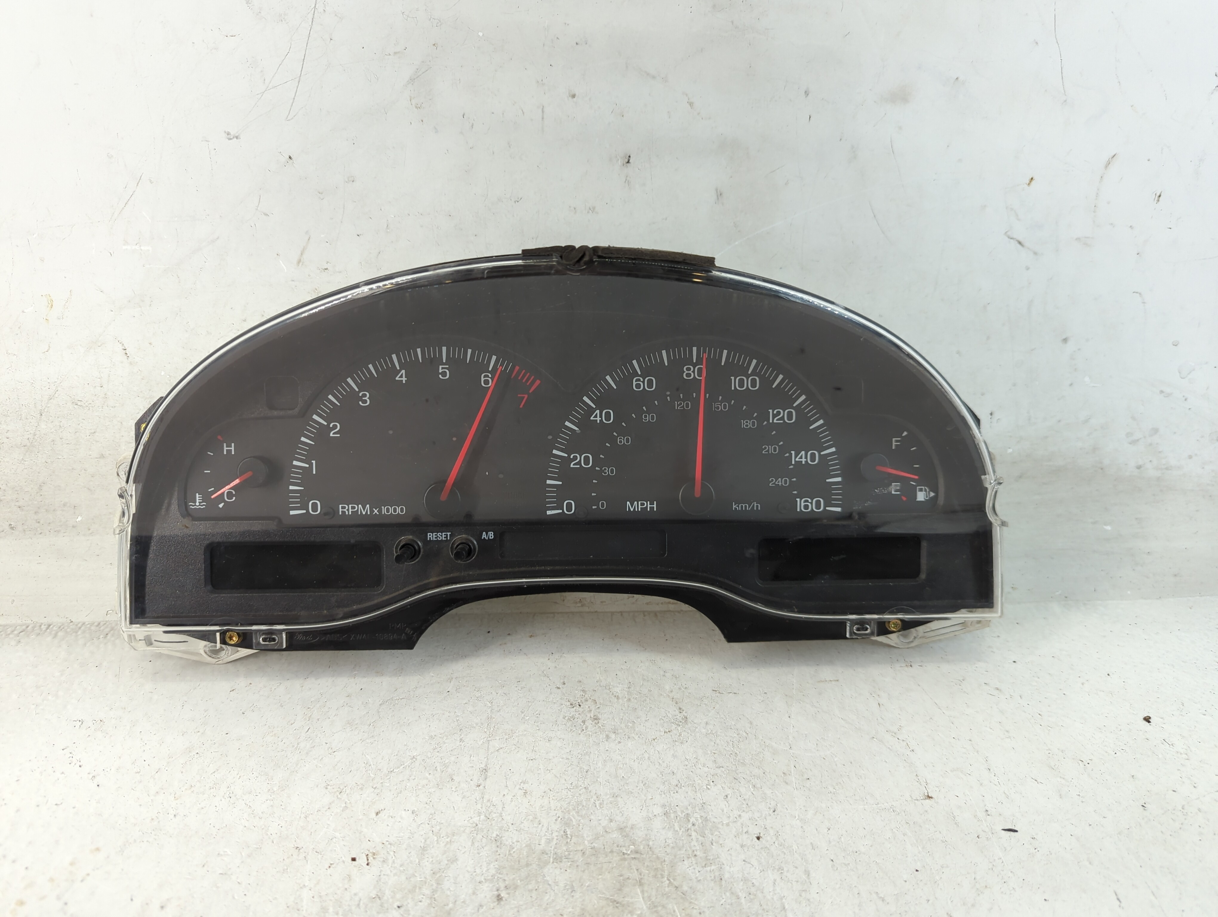 2002 Lincoln Ls Speedometer Instrument Cluster Gauges 876139 - Oemusedautoparts1.com