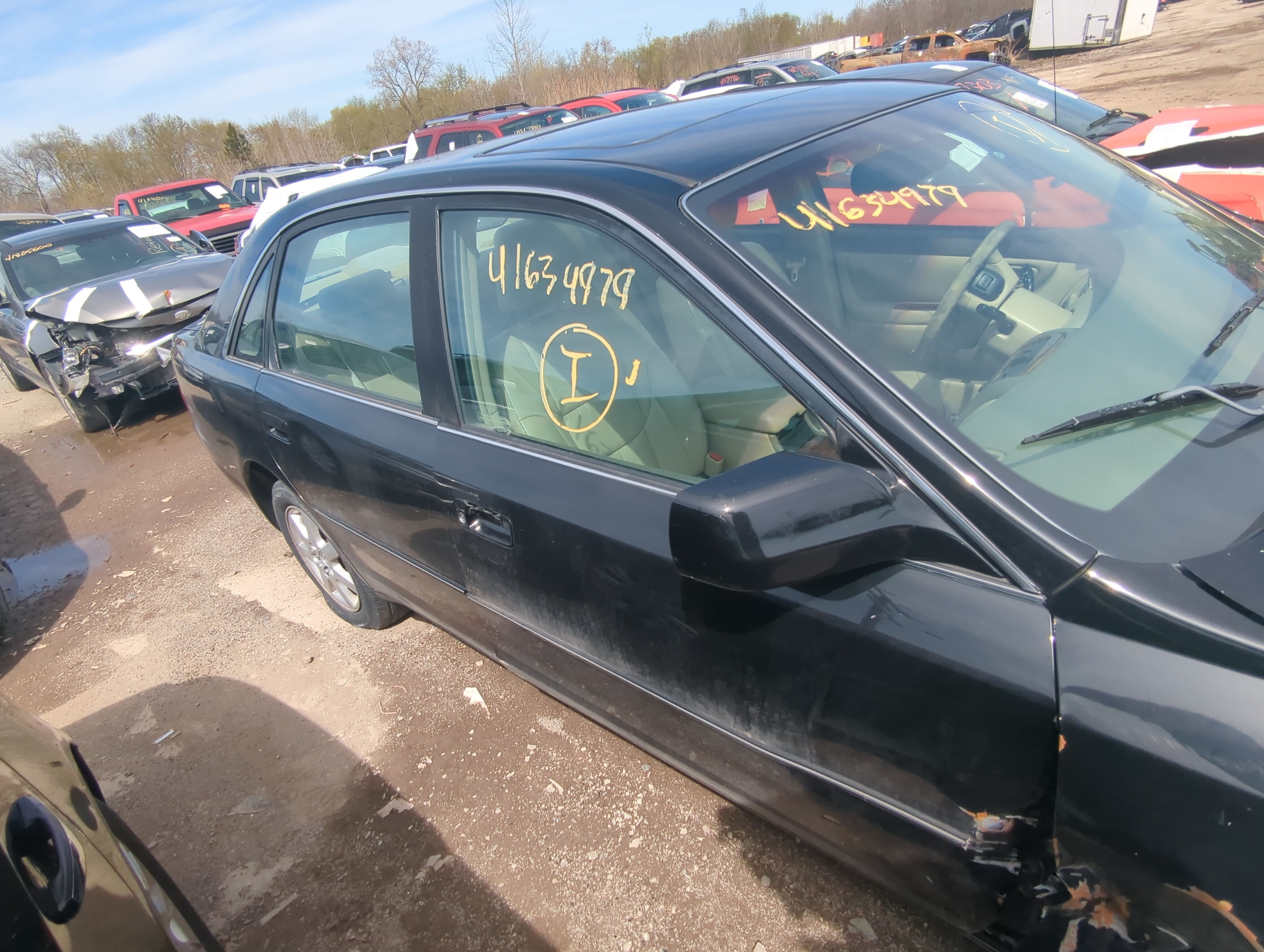 Picture of 2000-2004 Toyota Avalon Passenger Front Door Oem 876187