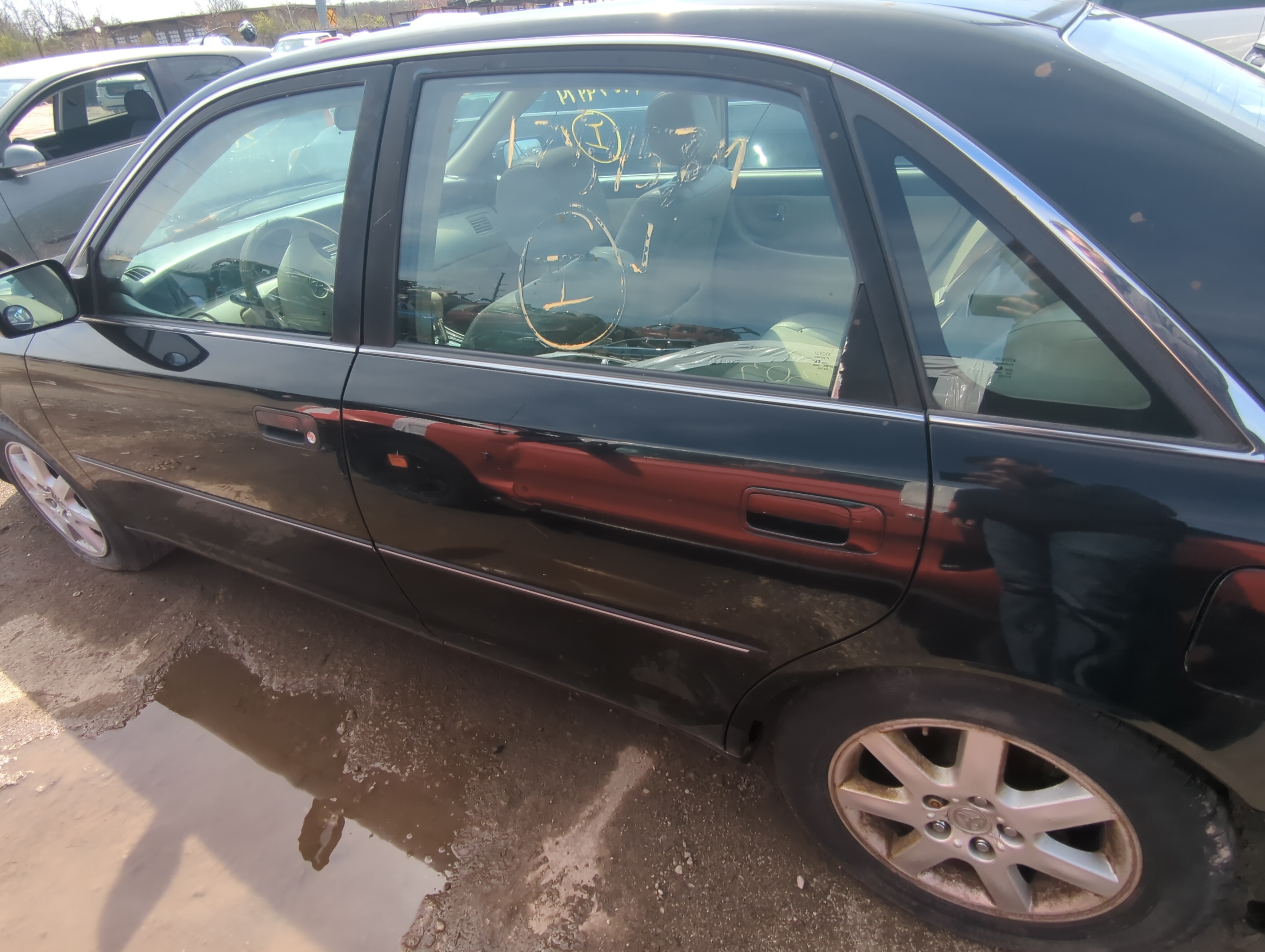 Picture of 2000-2004 Toyota Avalon Driver Rear Door Oem 876214