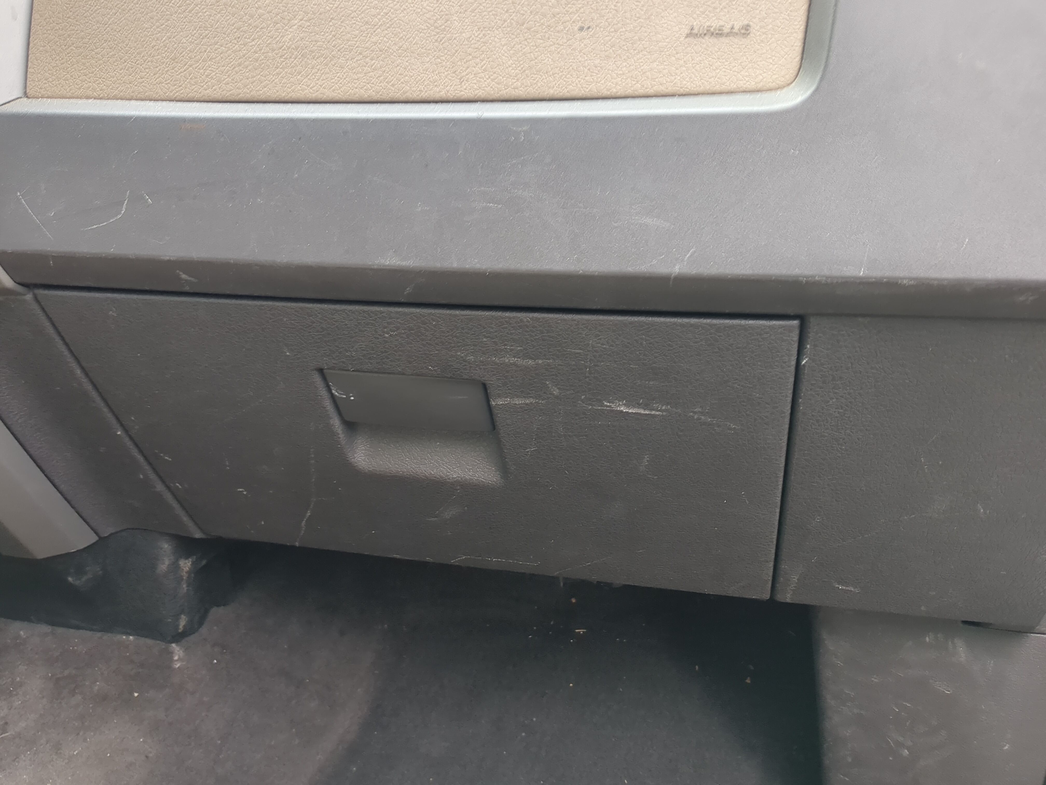 2010 Ford Ford F150 Pickup Passenger Glove Box Door Storage Compartment 876589 - Oemusedautoparts1.com