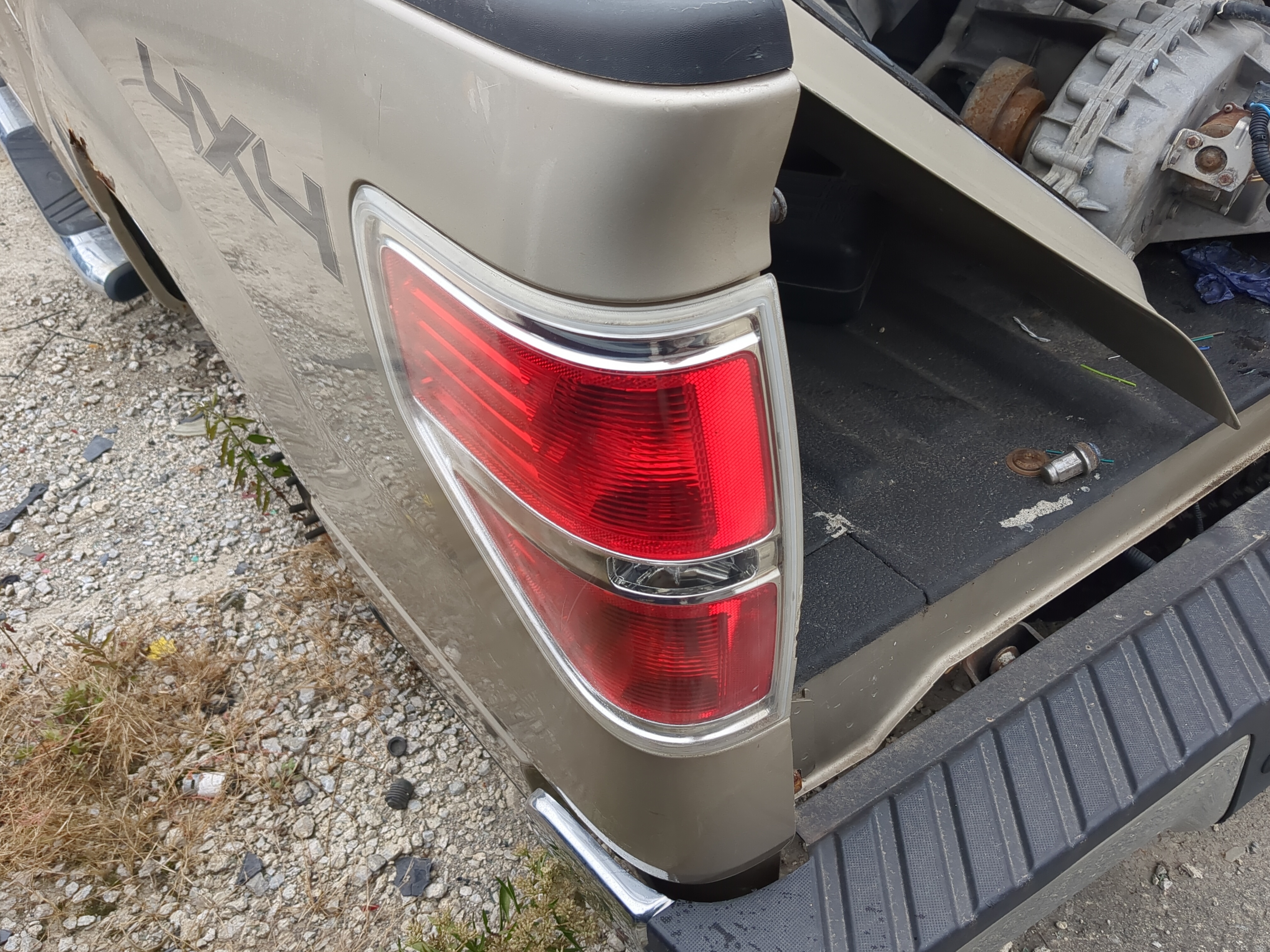 Picture of Ford Ford F150 Pickup Driver Left Side Tail Light Taillight Oem 876644