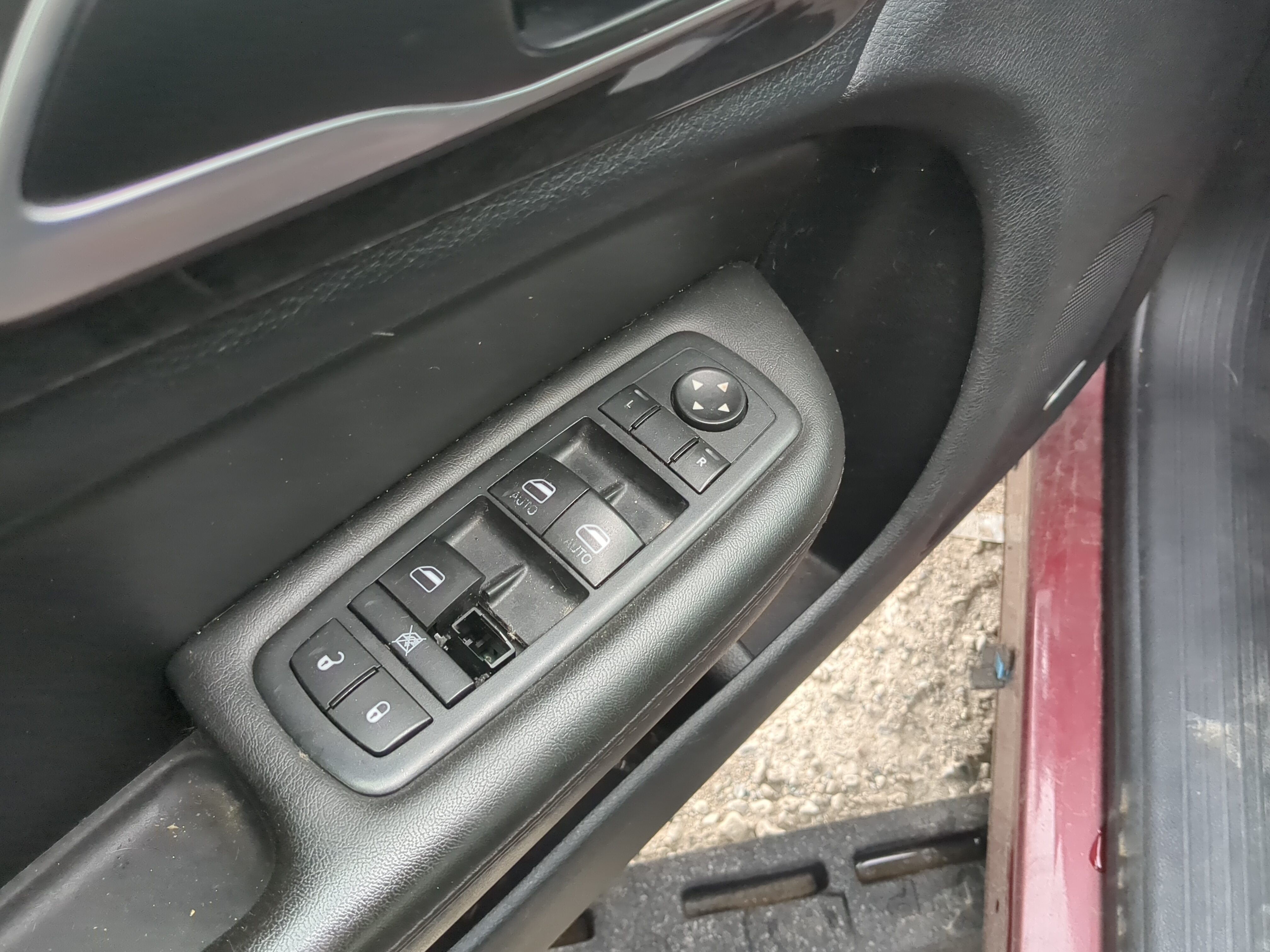 2015-2017 Chrysler 200 Driver Left Door Master Power Window Switch 876833 - Oemusedautoparts1.com