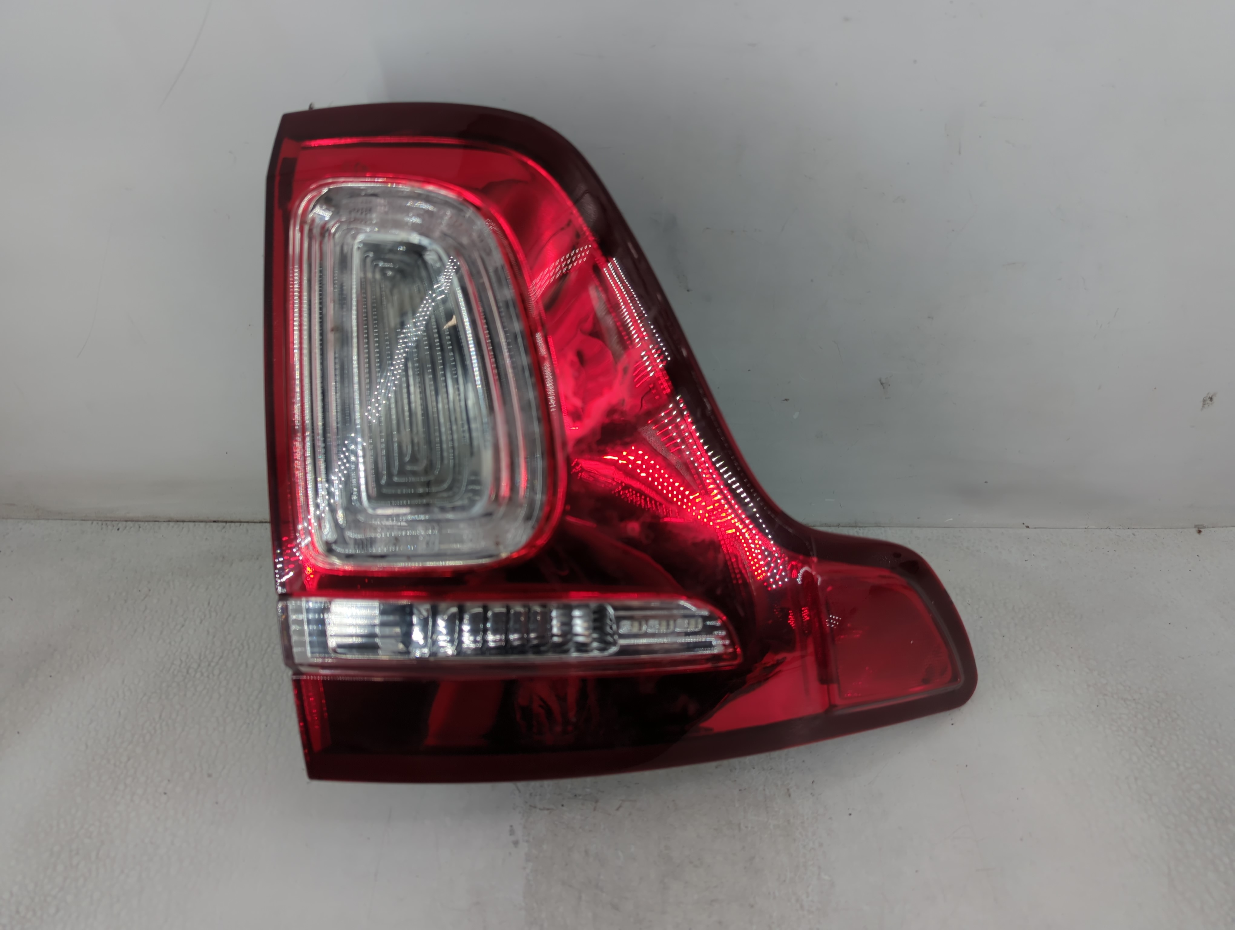 2013-2015 Ford Explorer Driver Left Side Tail Light Taillight Oem 877005 - Oemusedautoparts1.com