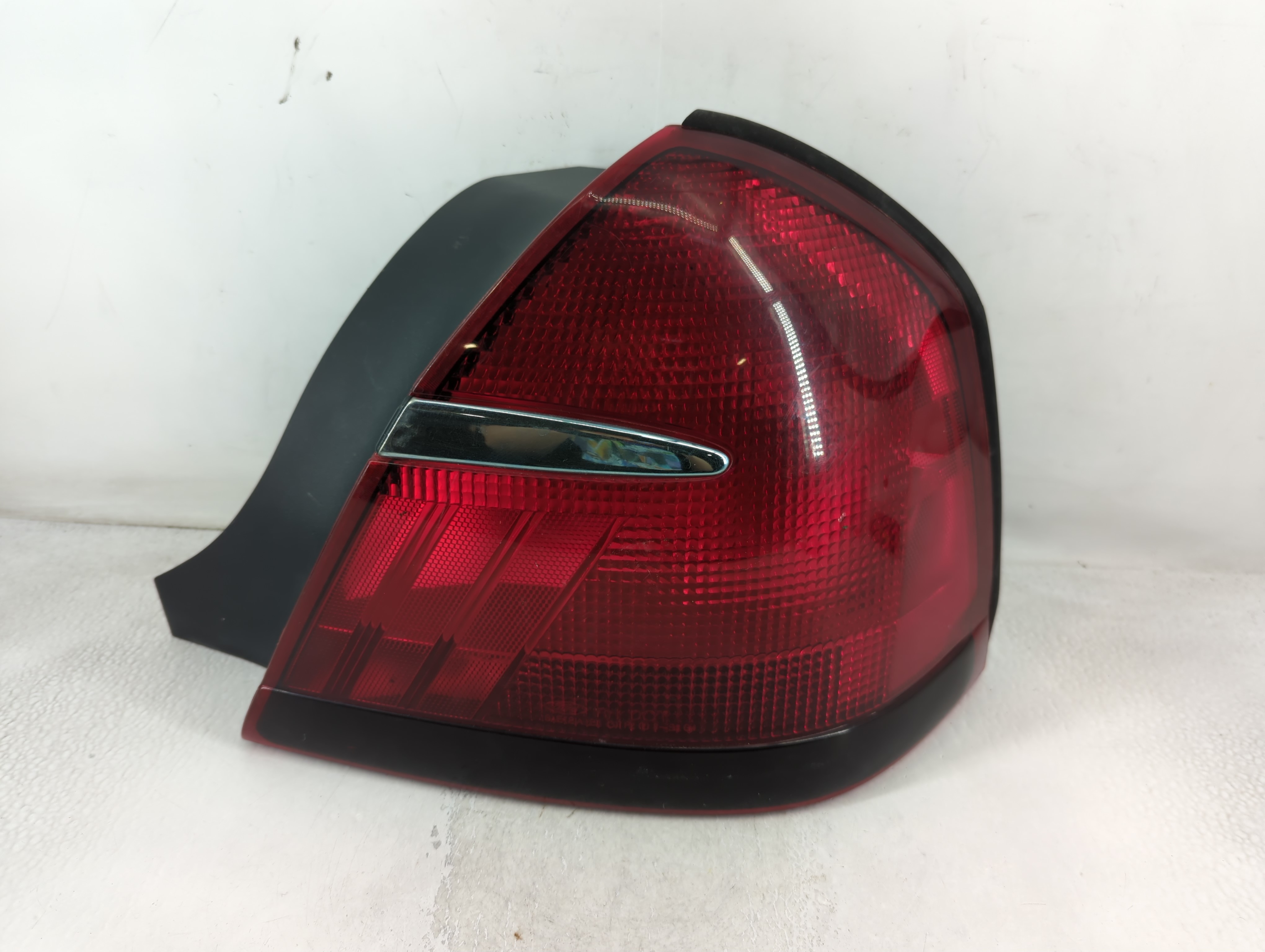 1998 Mercury Grand Marquis Passenger Right Side Tail Light Taillight Oem 877033 - Oemusedautoparts1.com