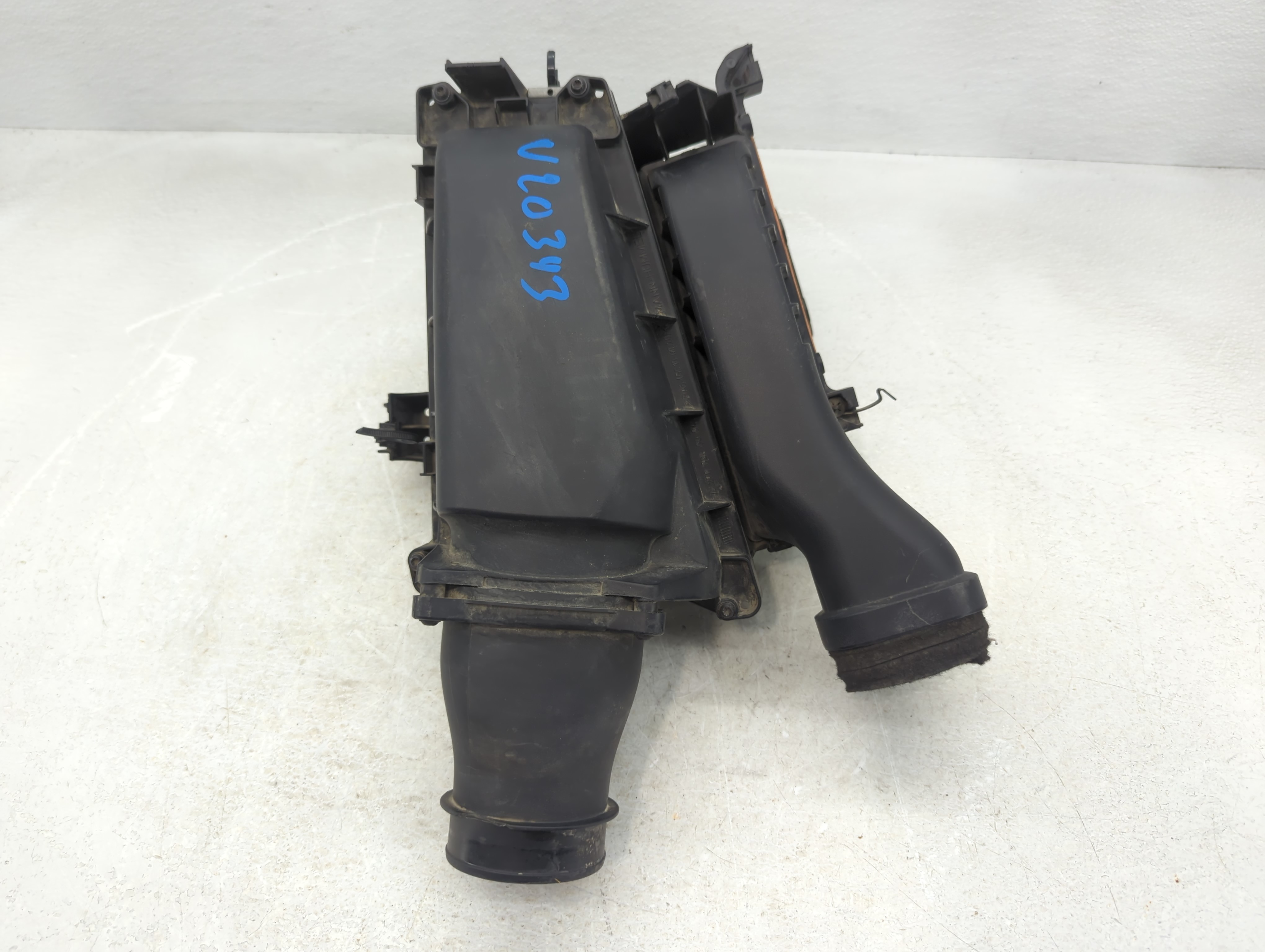 2016 Mercedes-benz Cla250 Air Cleaner Intake-duct Hose Tube 877070 - Oemusedautoparts1.com
