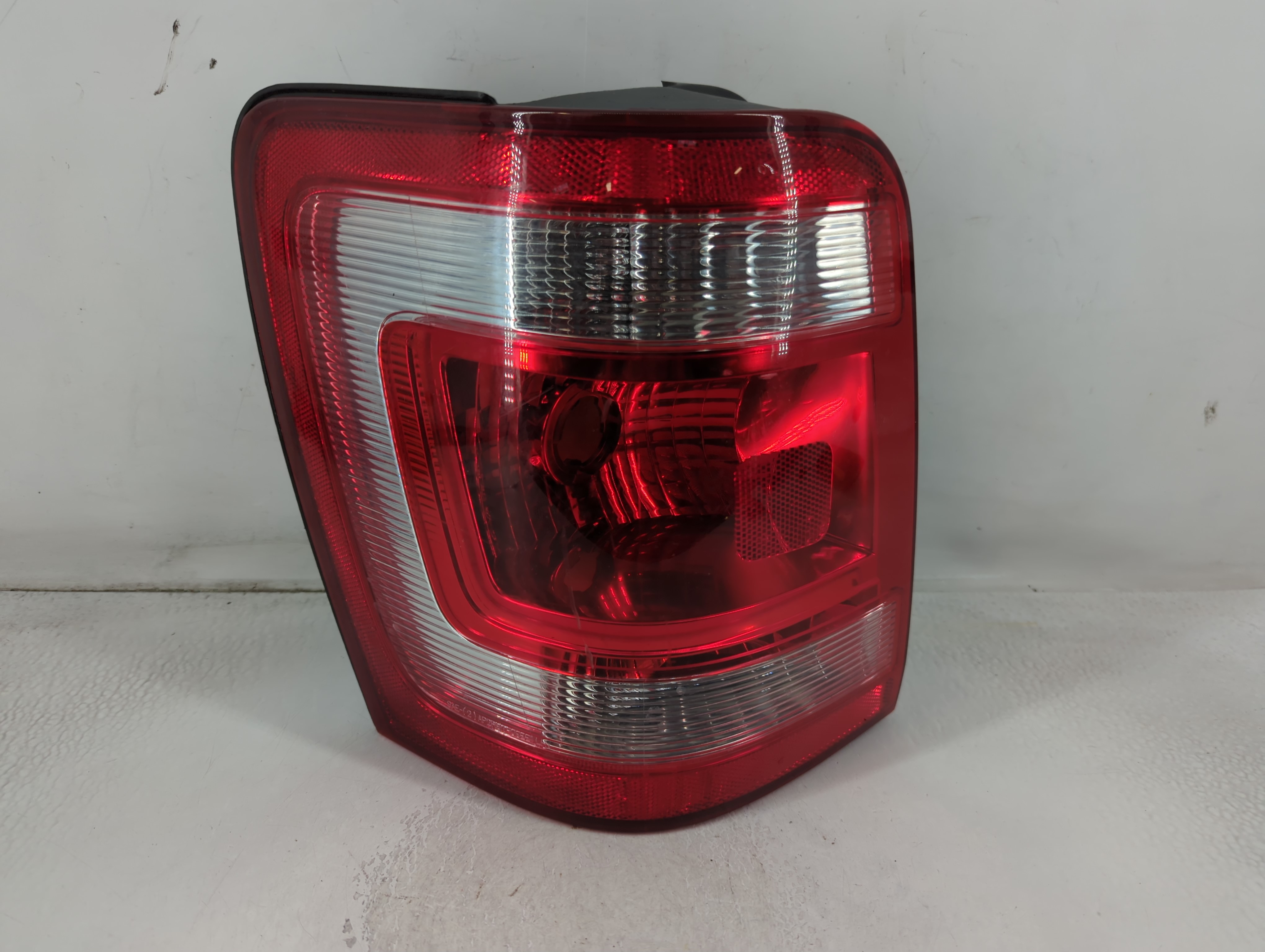2008-2012 Ford Escape Driver Left Side Tail Light Taillight Oem 877532 - Oemusedautoparts1.com