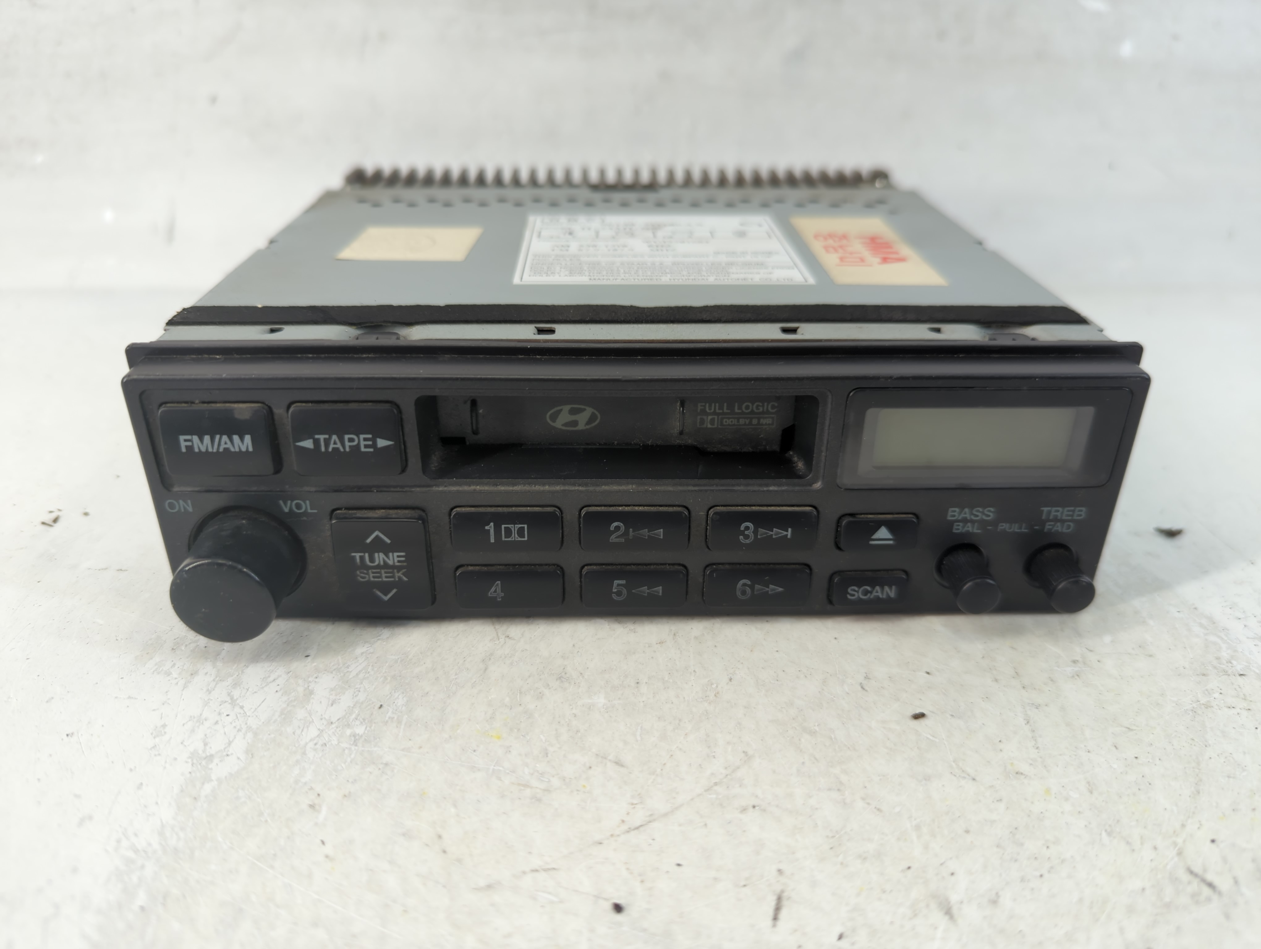 Picture of 2005 Hyundai Elantra Am Fm Cd Player Radio Receiver 877735
