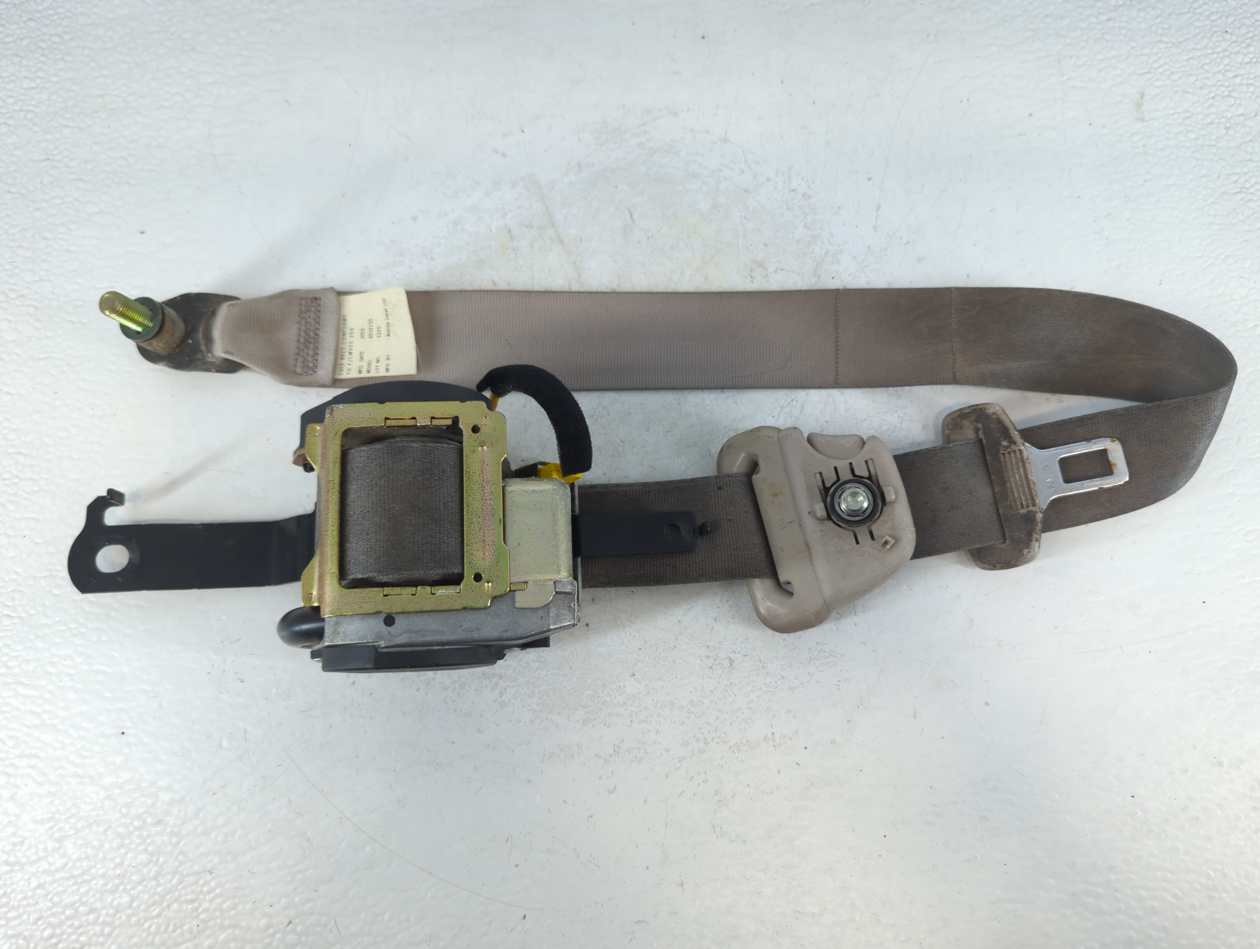 Picture of 2004-2006 Hyundai Elantra Passenger Front Seatbelt Retractor 877754