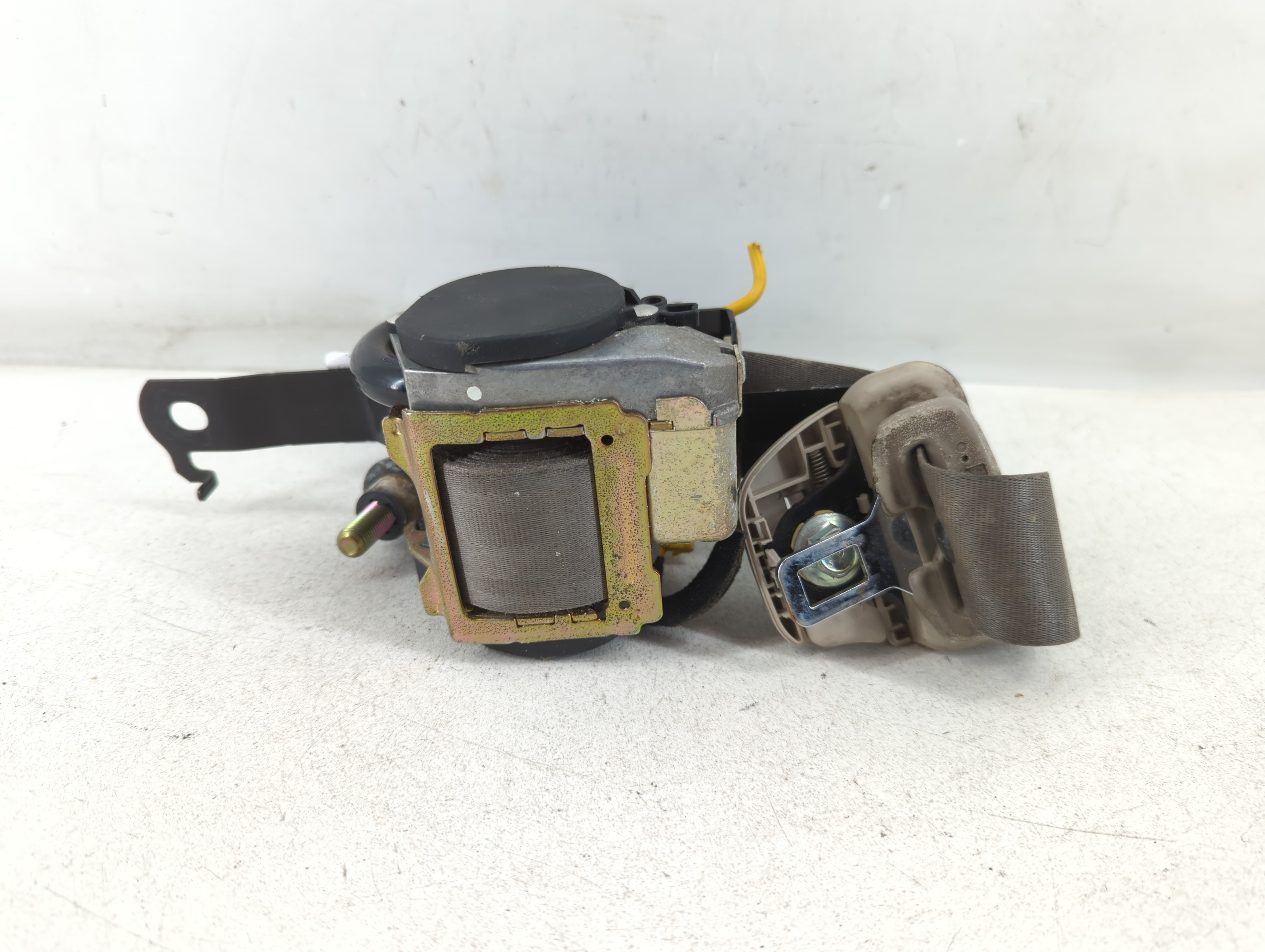 Picture of 2004-2006 Hyundai Elantra Drvier Front Seatbelt Retractor 877755