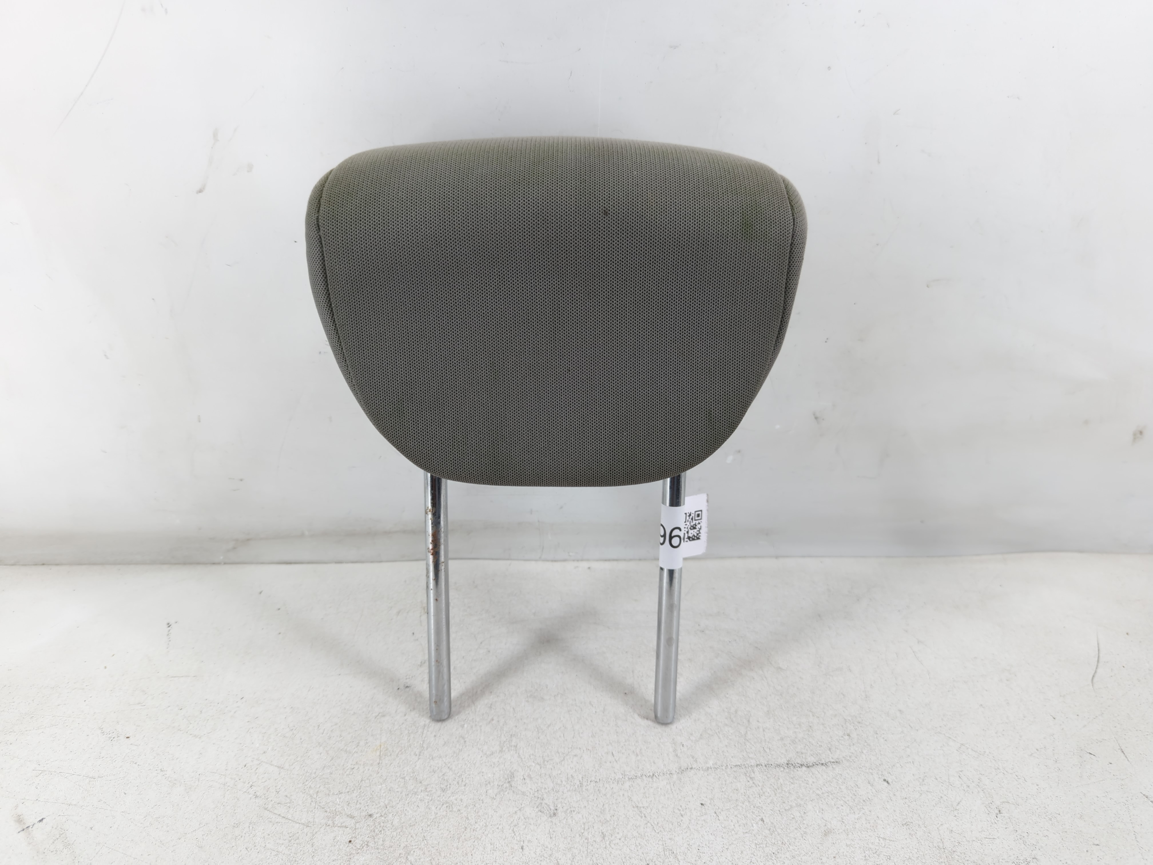 2009 Kia Rondo Headrest Head Rest Rear Center Seat Grey 877964 - Oemusedautoparts1.com