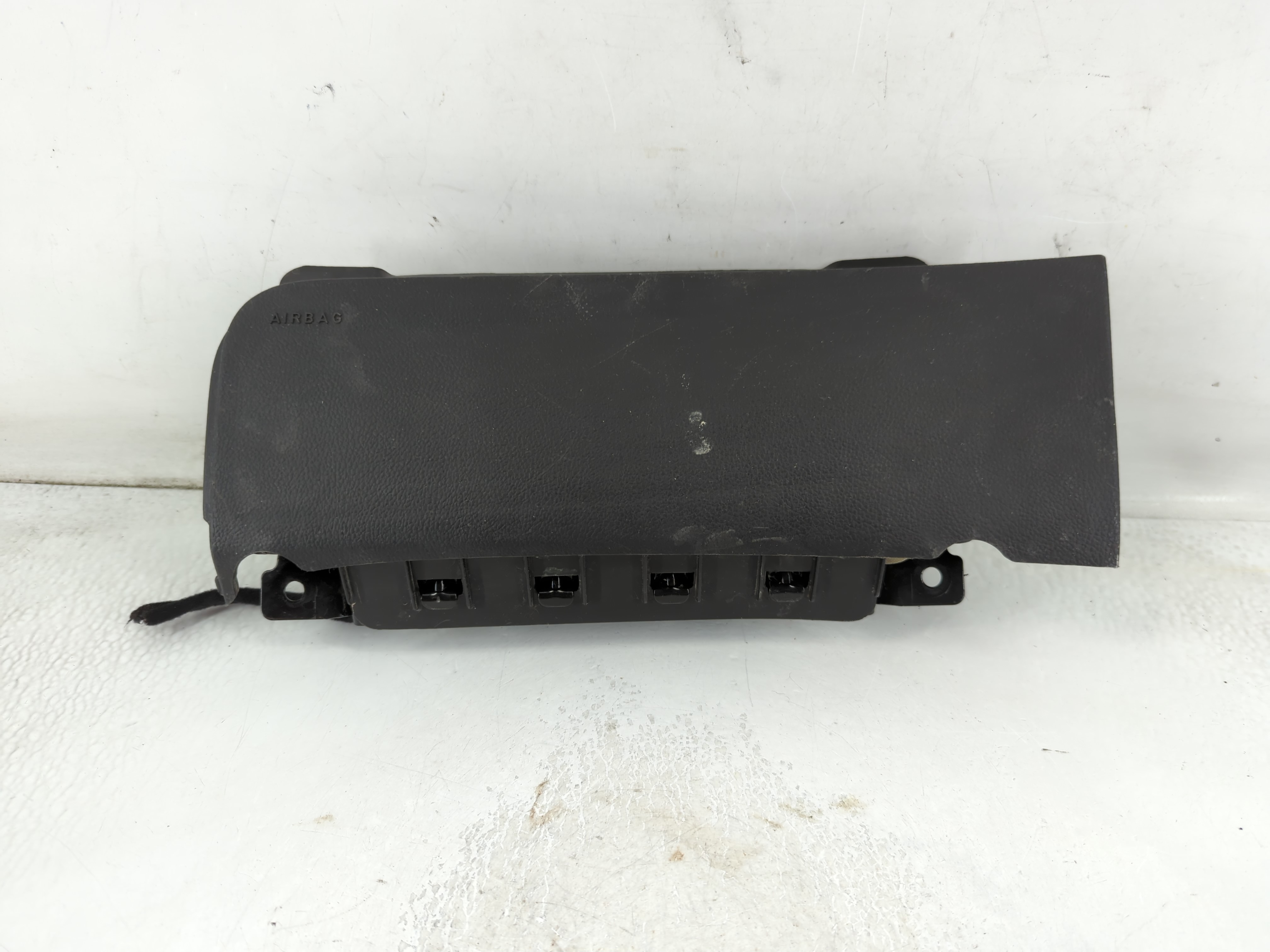 2011-2012 Chevrolet Cruze Air Bag Driver Left Knee Oem 878566 - Oemusedautoparts1.com