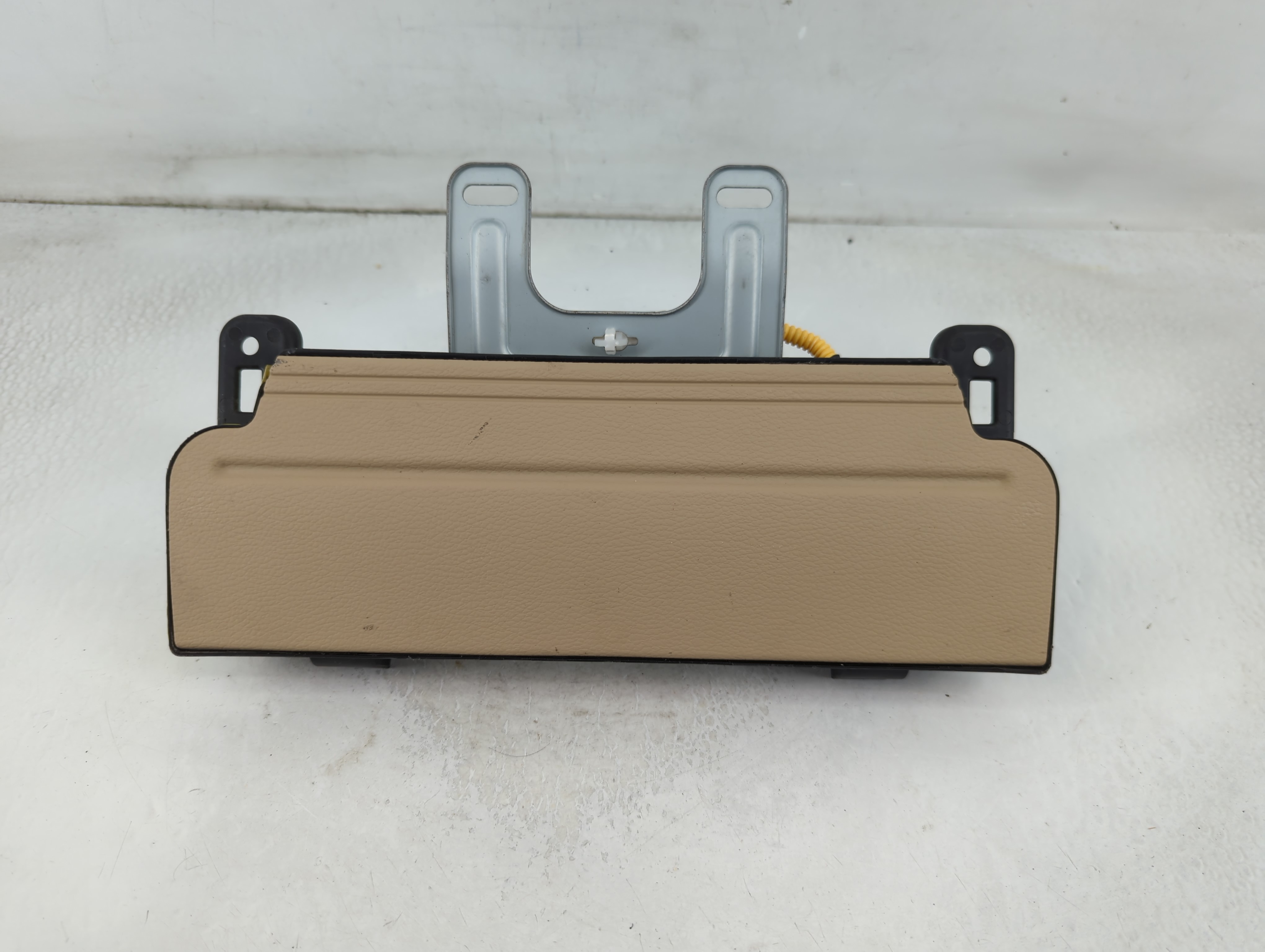 2015-2016 Hyundai Genesis Air Bag Driver Left Knee Oem 878567 - Oemusedautoparts1.com