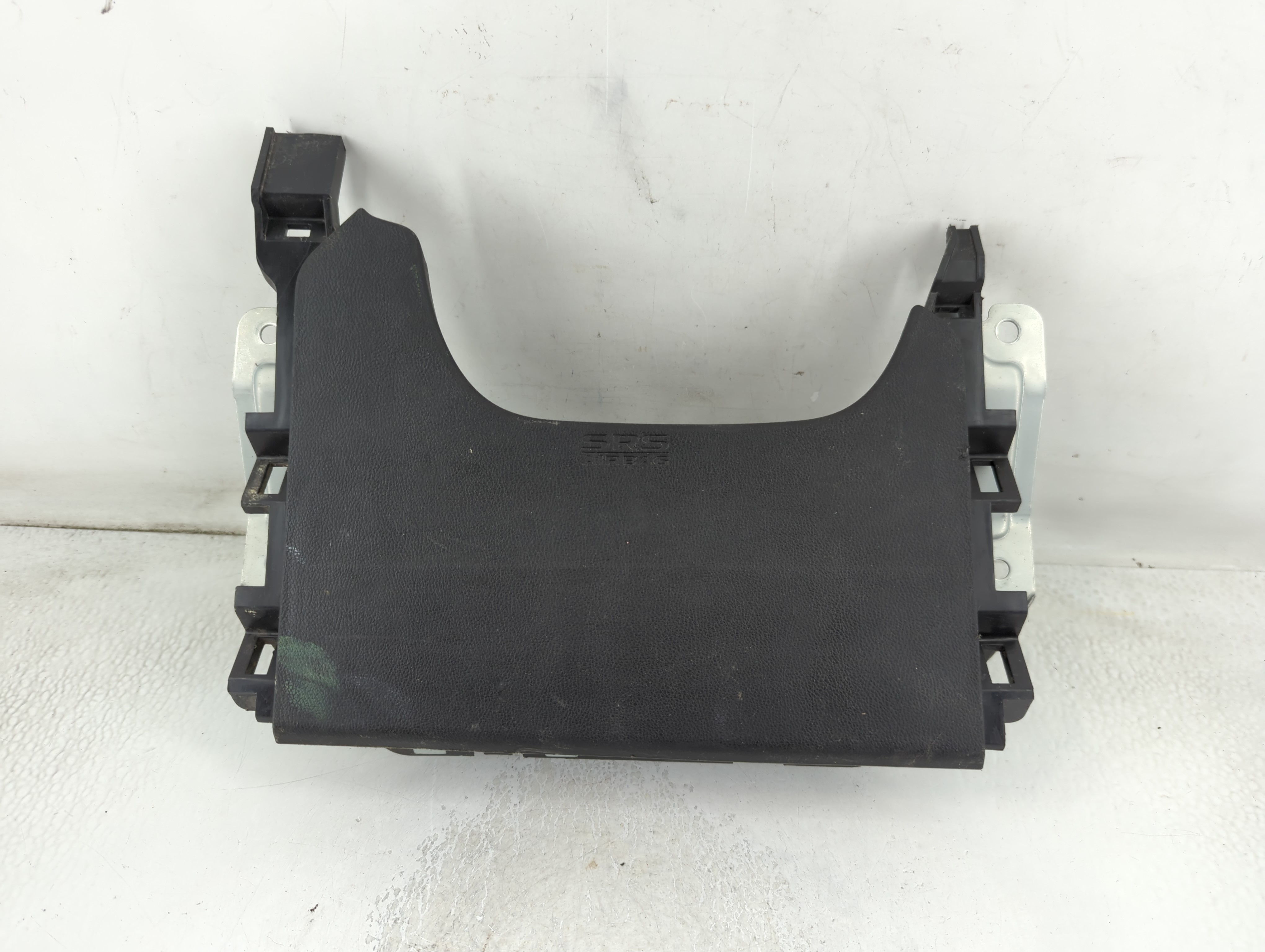 2016-2017 Mitsubishi Outlander Sport Air Bag Driver Left Knee Oem 878633 - Oemusedautoparts1.com
