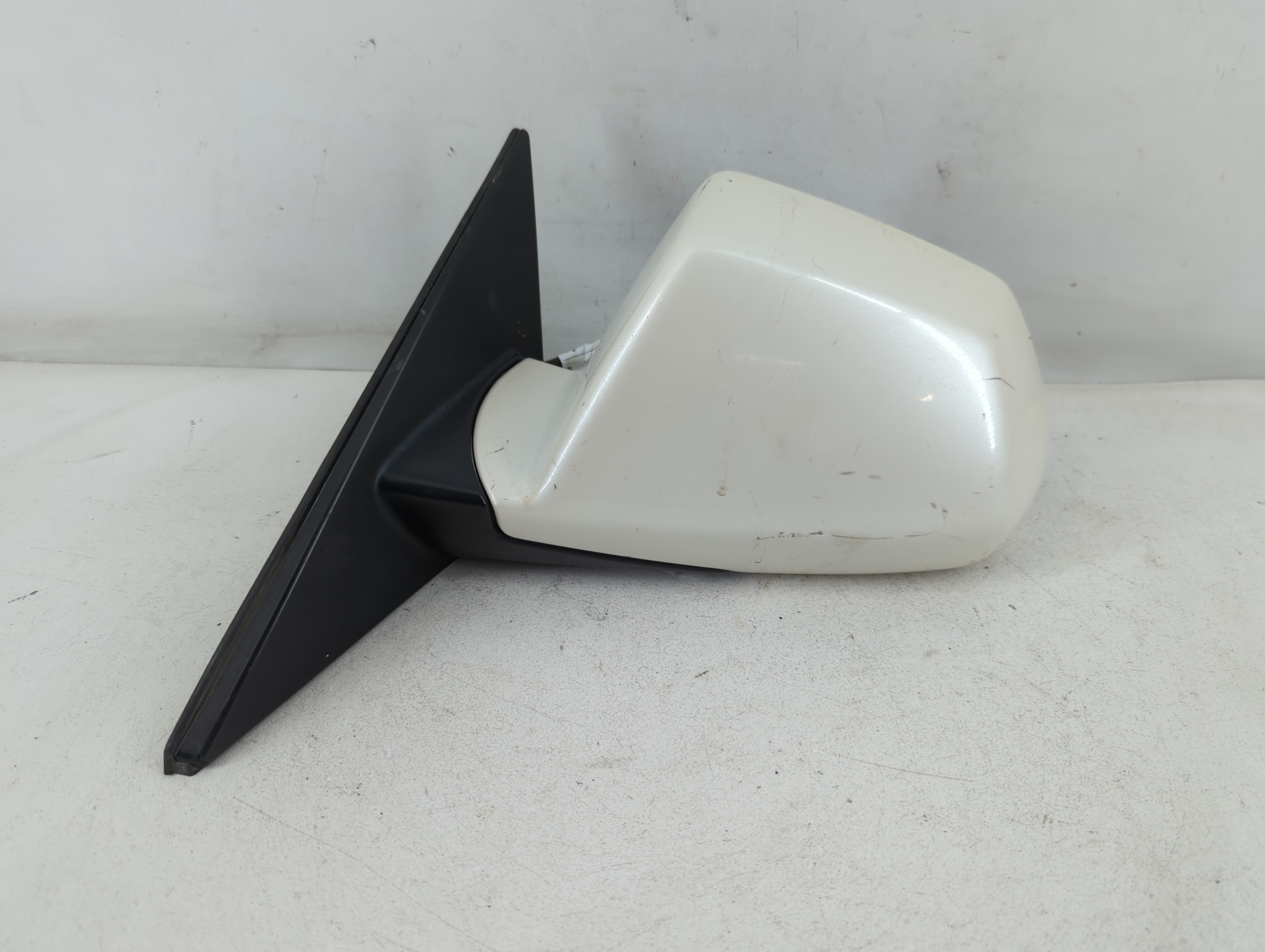 2008-2013 Cadillac Cts Driver Left Side View Power Door Mirror White 878735 - Oemusedautoparts1.com