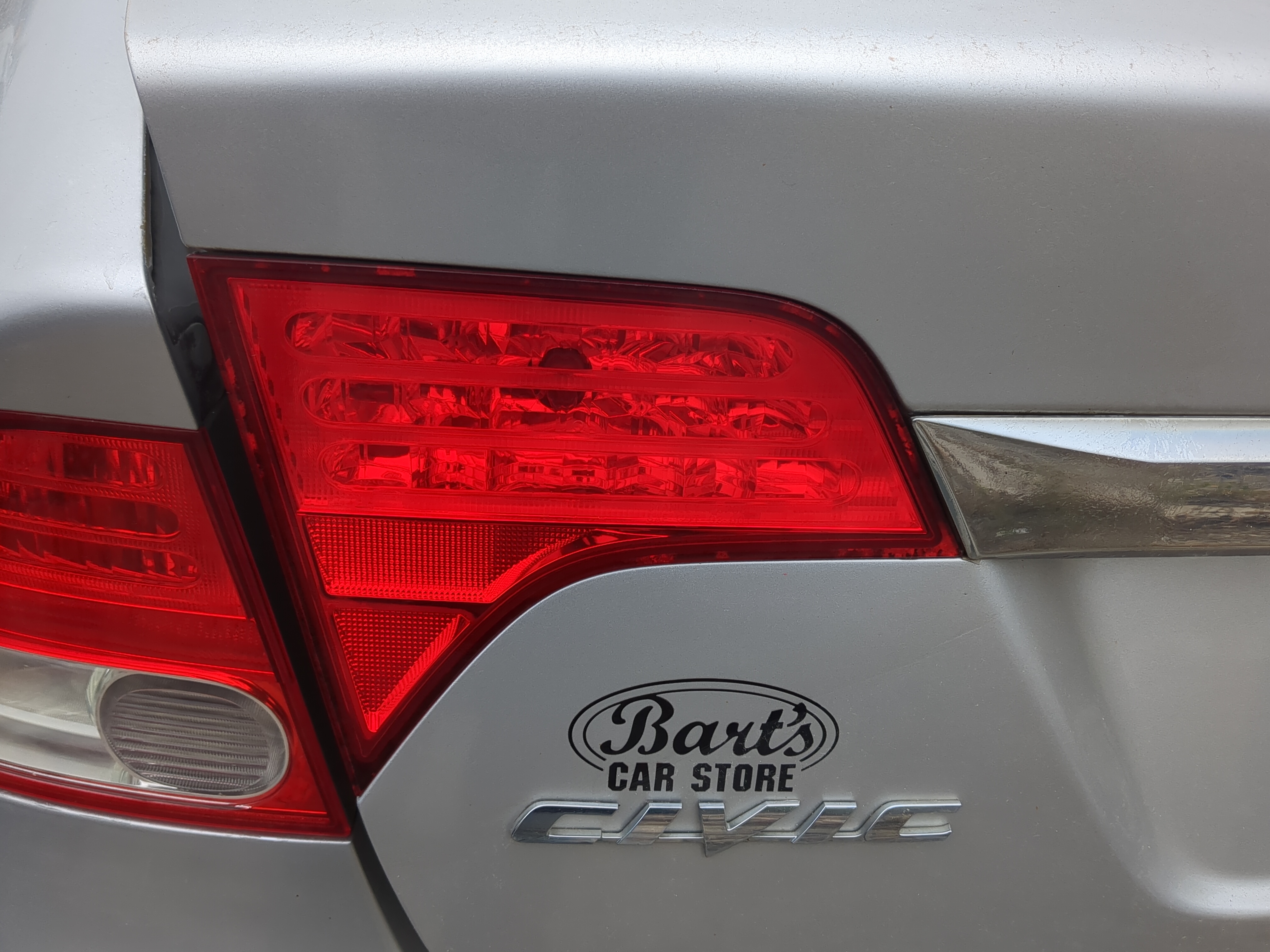 Picture of 2006 Honda Civic Driver Left Side Tail Light Taillight Deck Lid Mounted 878892