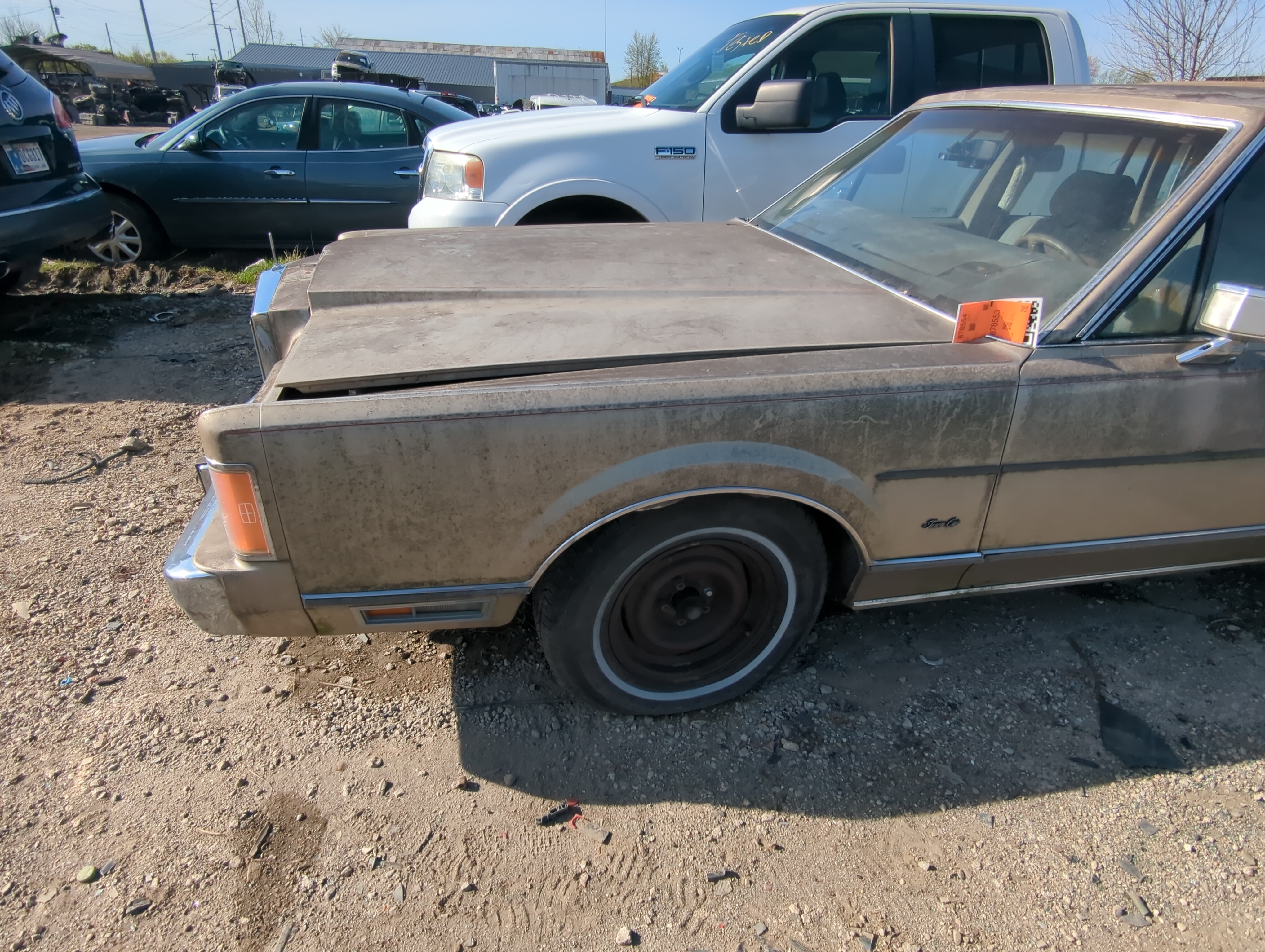 1989 Lincoln Town Car Driver Fender 879009 - Oemusedautoparts1.com