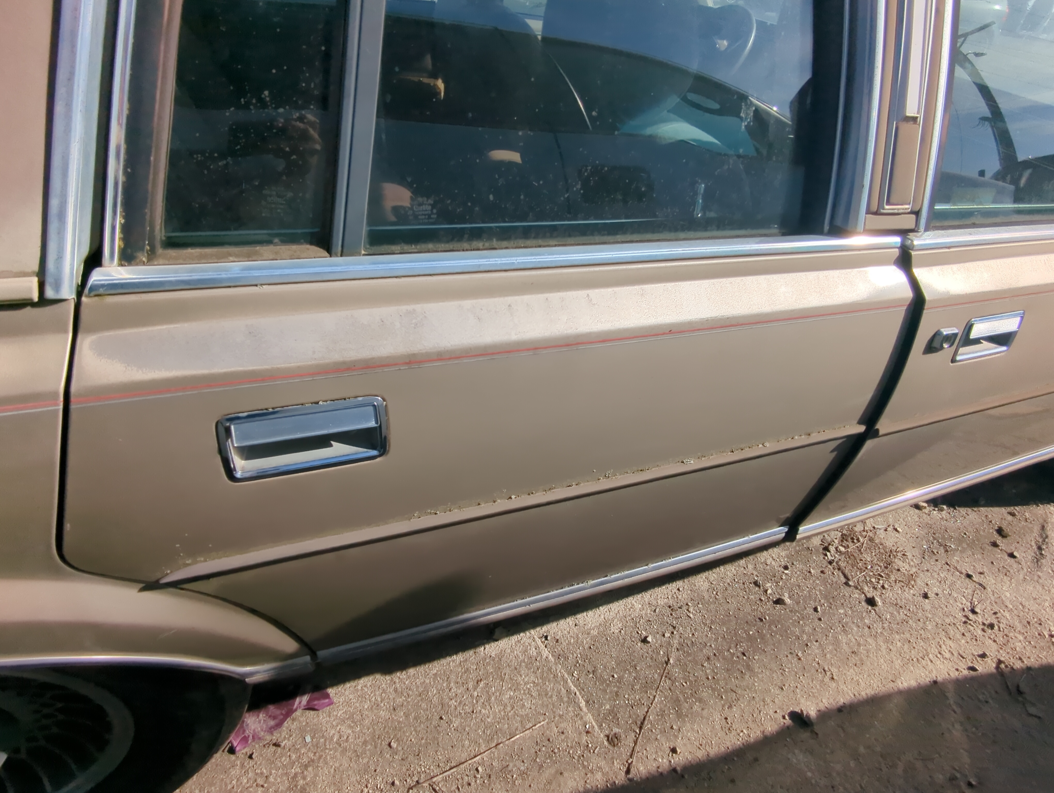 1989 Lincoln Town Car Passenger Rear Door Oem 879037 - Oemusedautoparts1.com