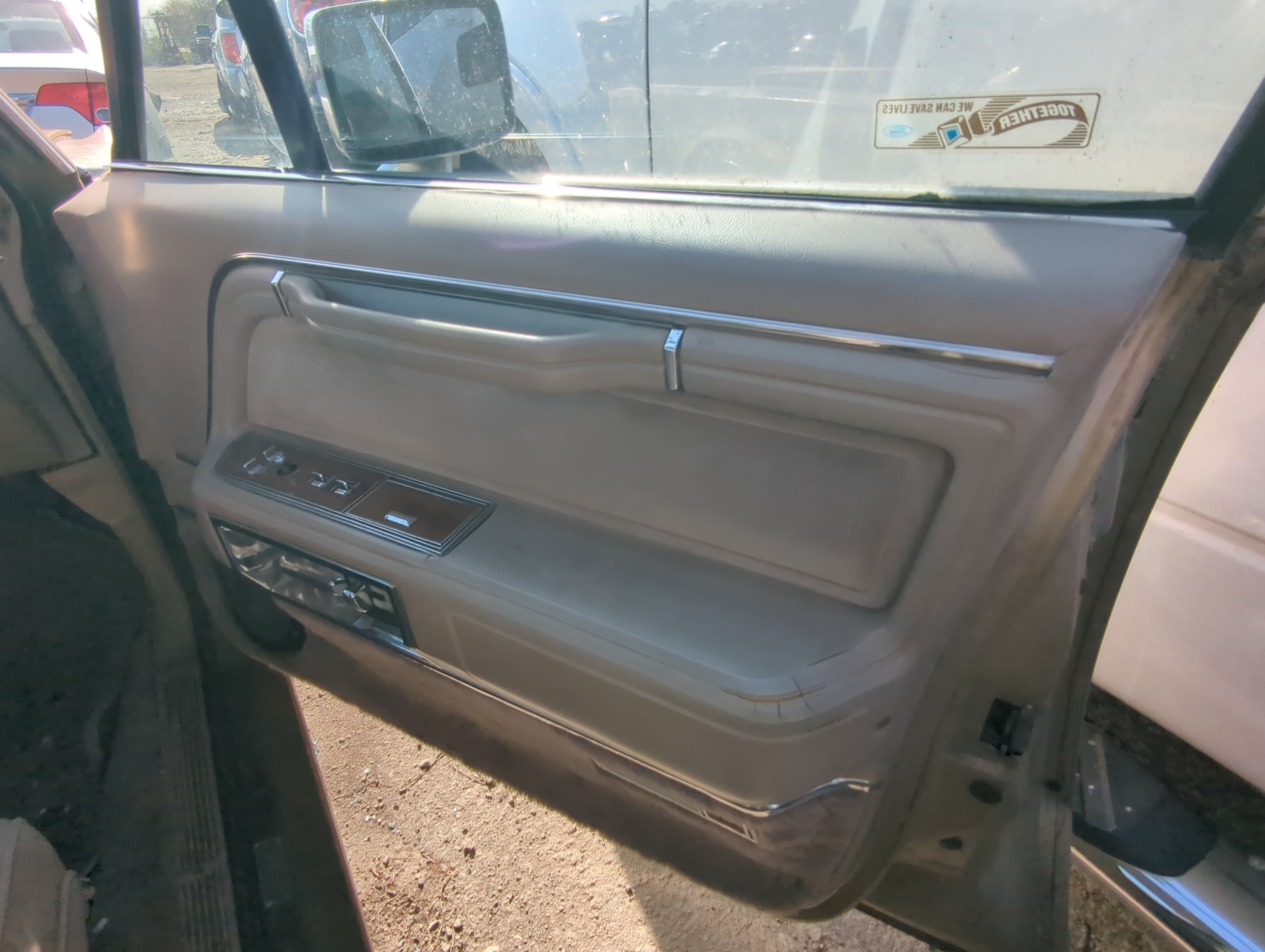 1989 Lincoln Town Car Front Right Passenger Interior Door Panel Trim 879066 - Oemusedautoparts1.com