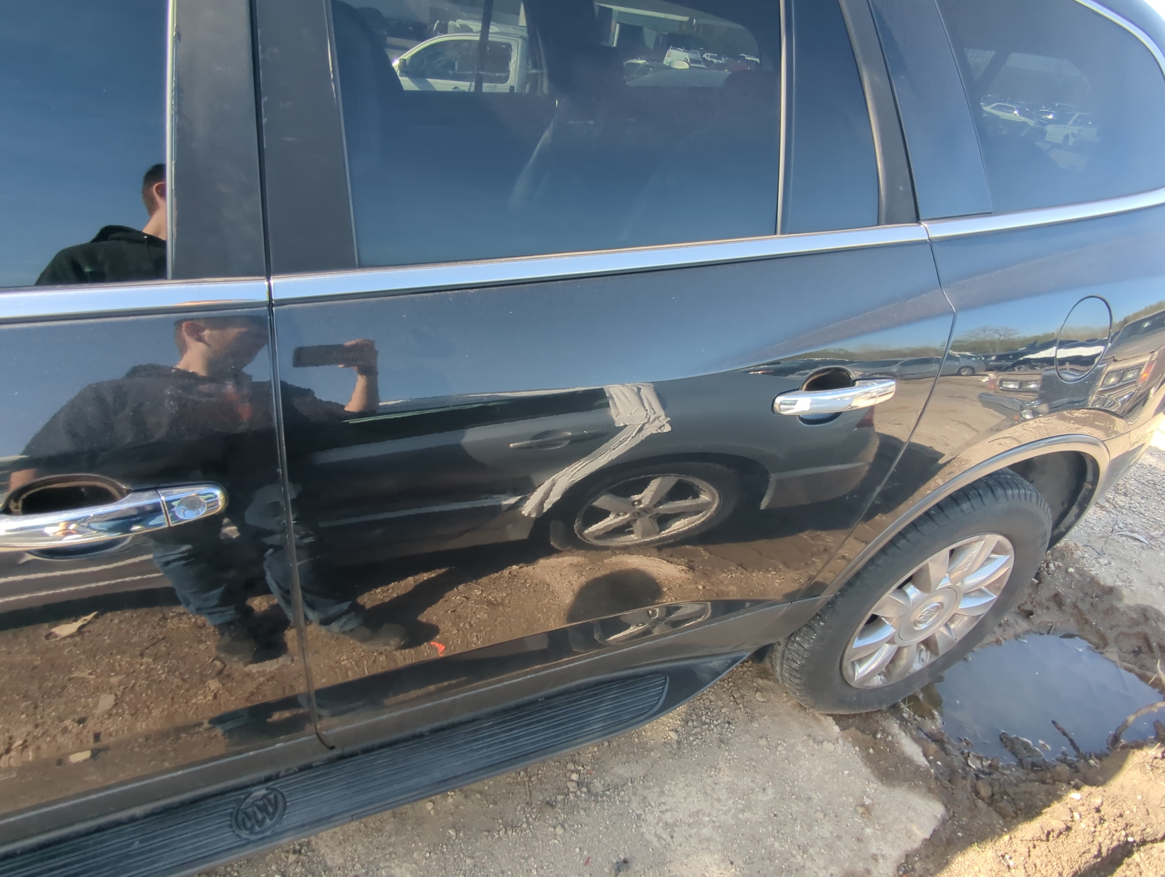 Picture of 2008-2017 Buick Enclave Driver Rear Door Oem 879364