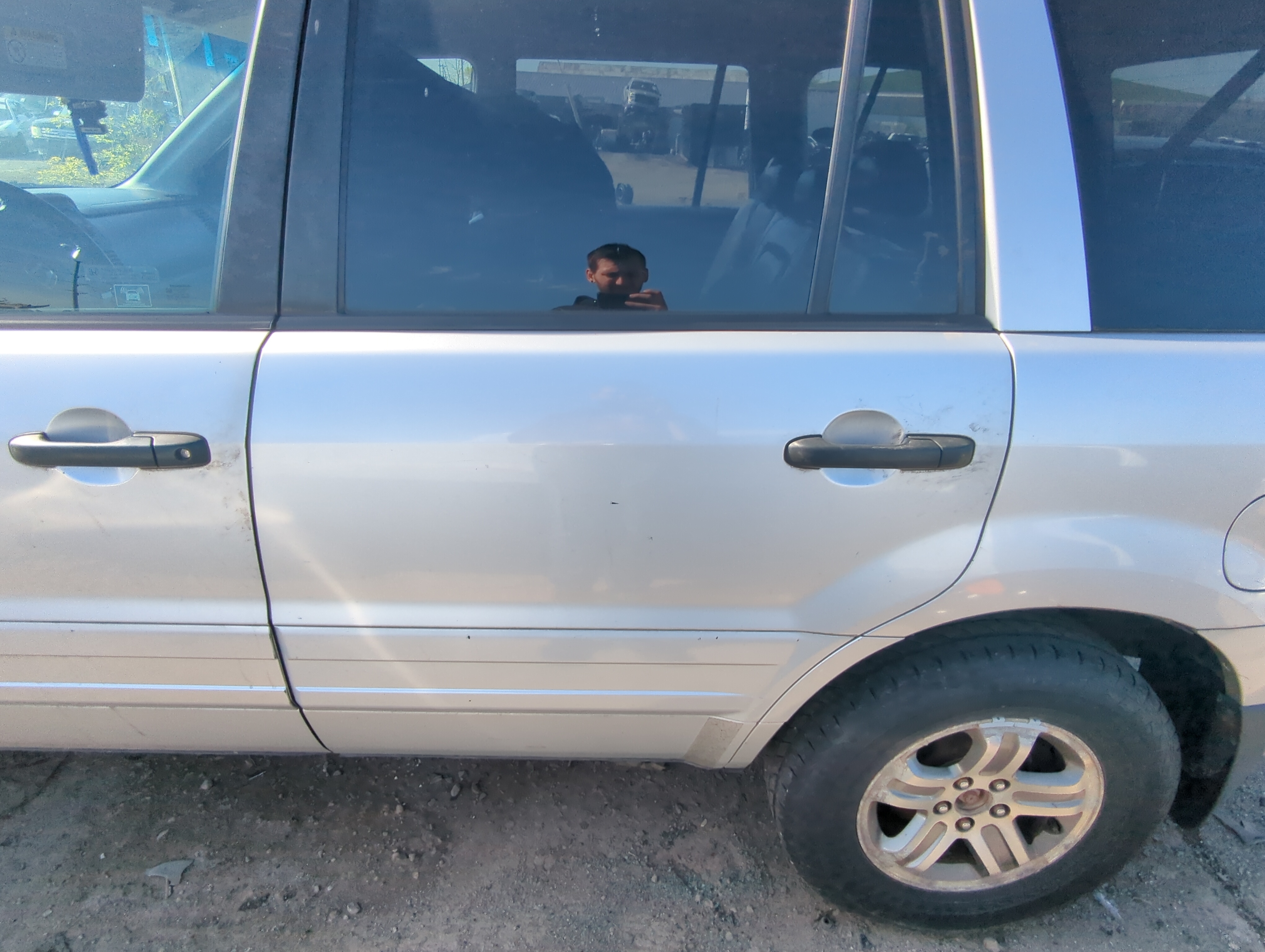 Picture of 2003-2005 Honda Pilot Driver Rear Door Oem 879632