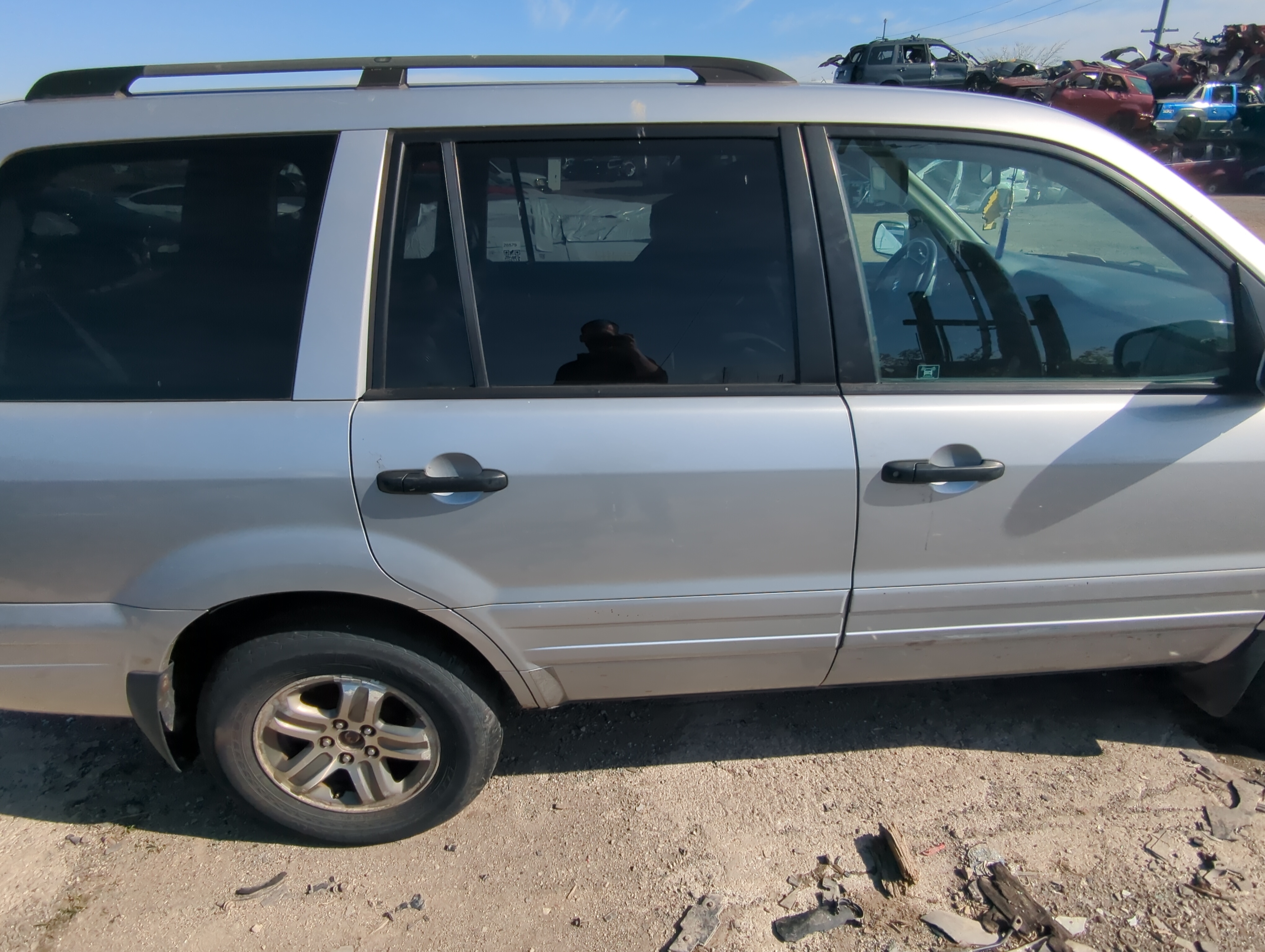 Picture of 2003-2005 Honda Pilot Passenger Rear Door Oem 879633