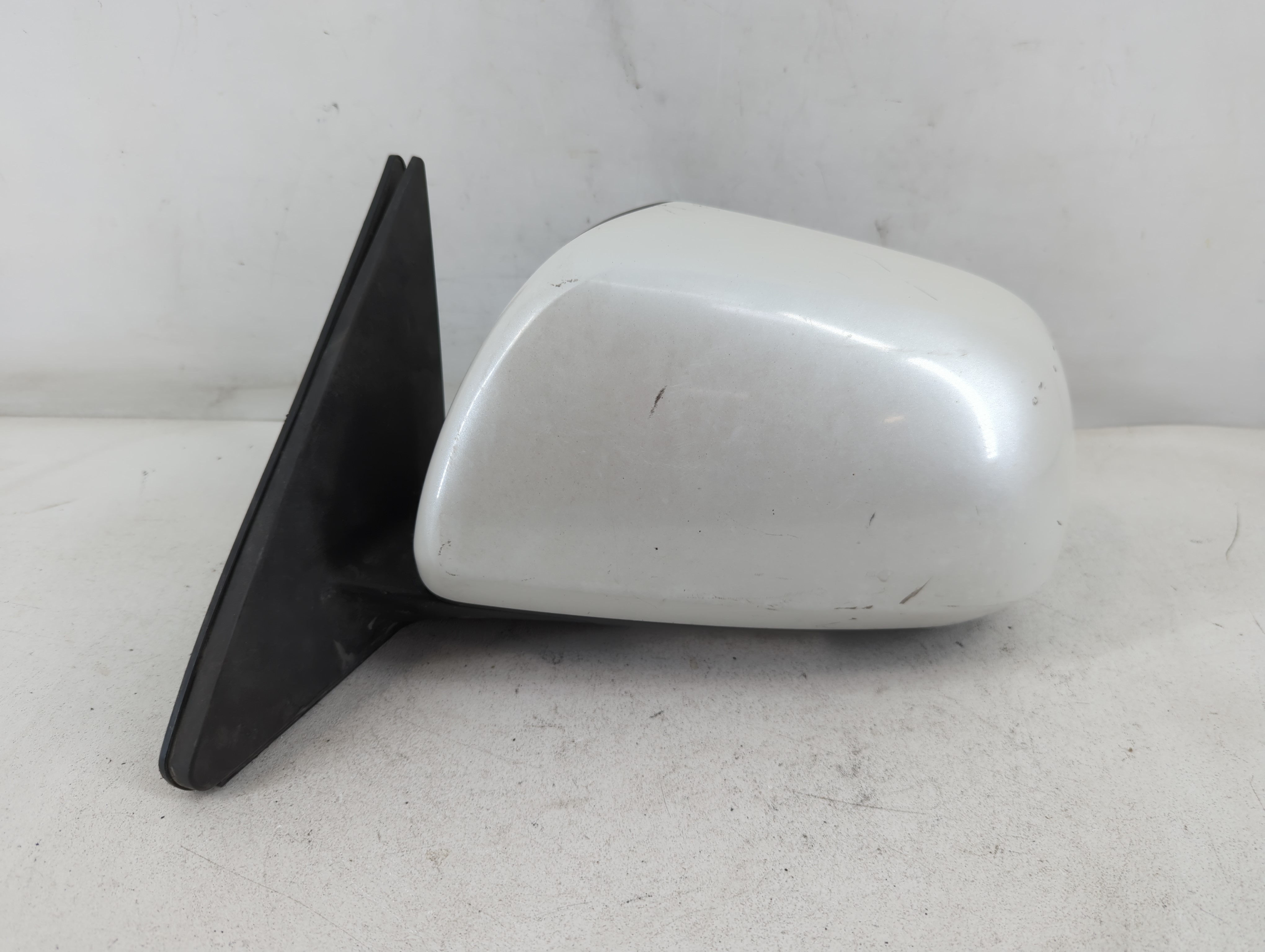 2008-2013 Toyota Highlander Driver Left Side View Power Door Mirror White 880187 - Oemusedautoparts1.com